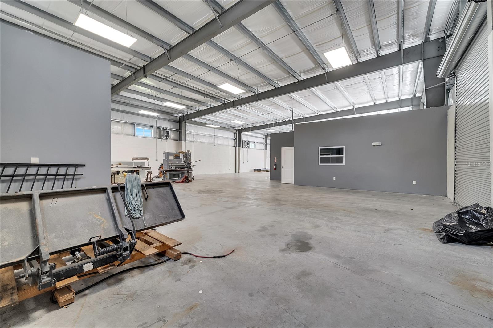 PINE VILLA - Commercial Sale