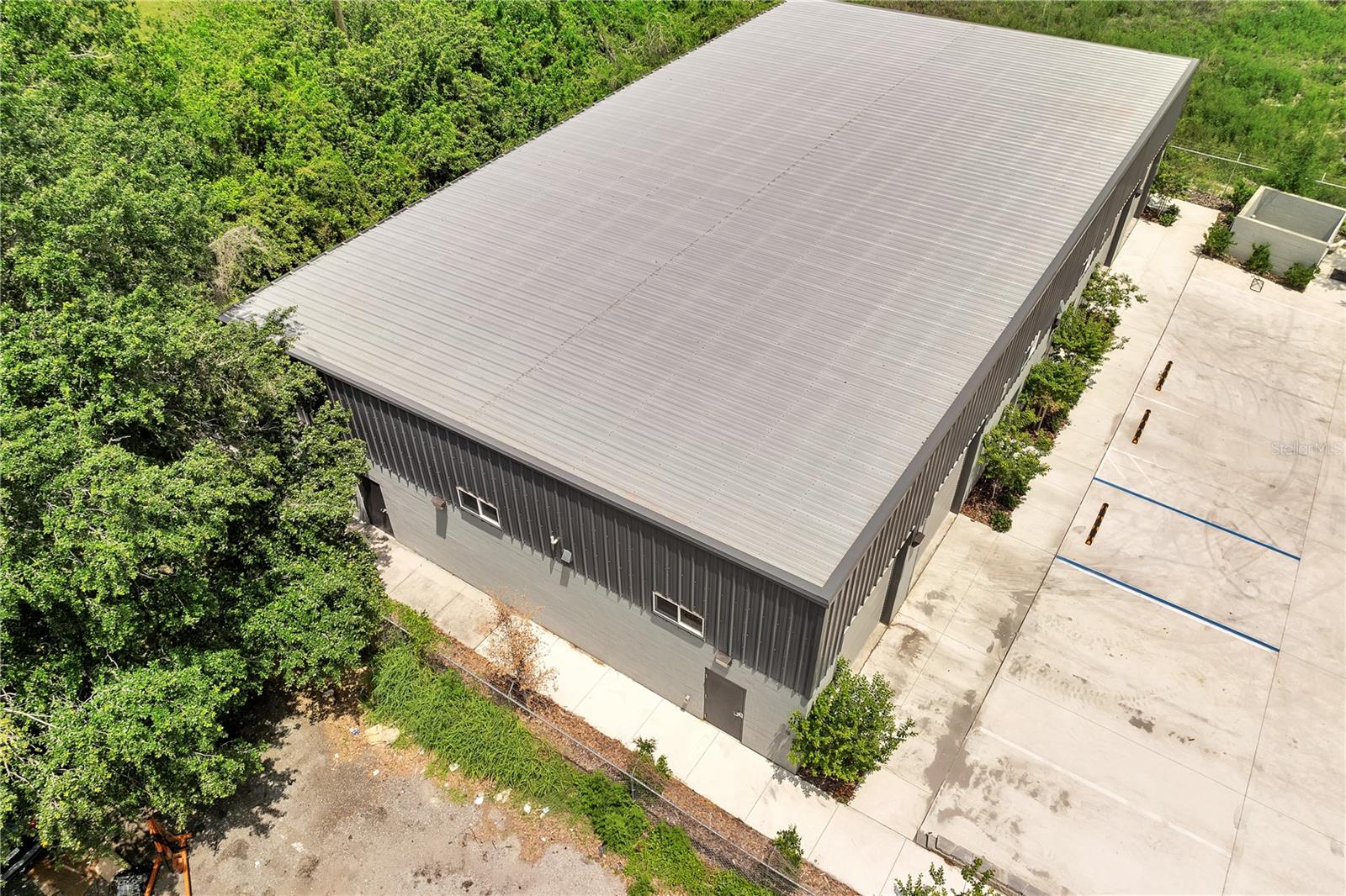 PINE VILLA - Commercial Sale