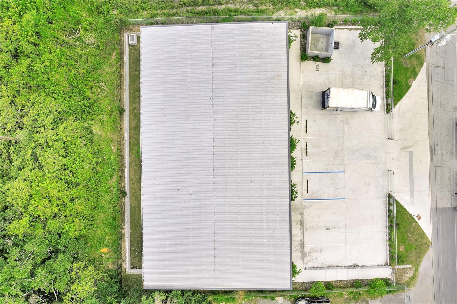 PINE VILLA - Commercial Sale
