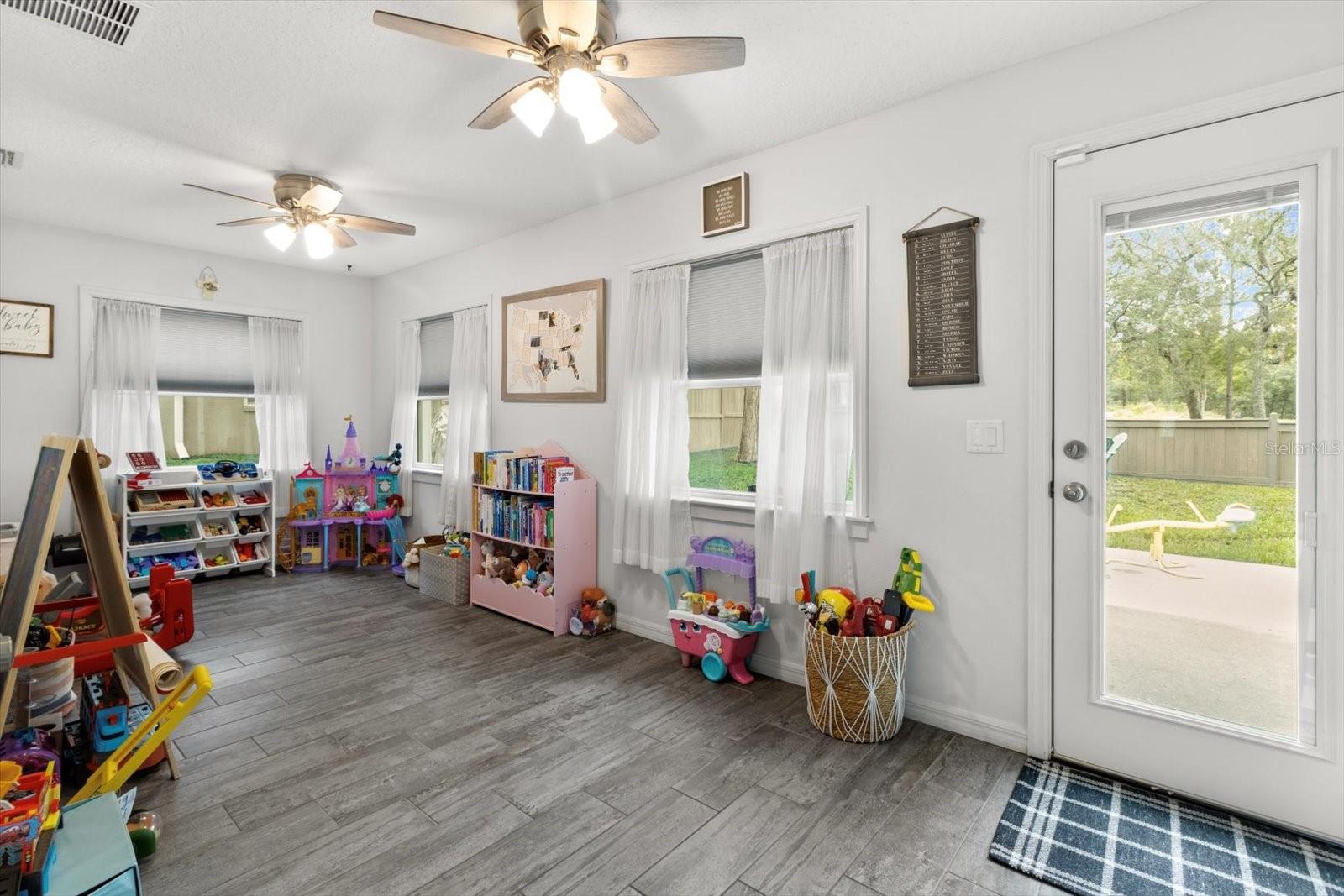 WESTCHASE PHASE 1 - Residential