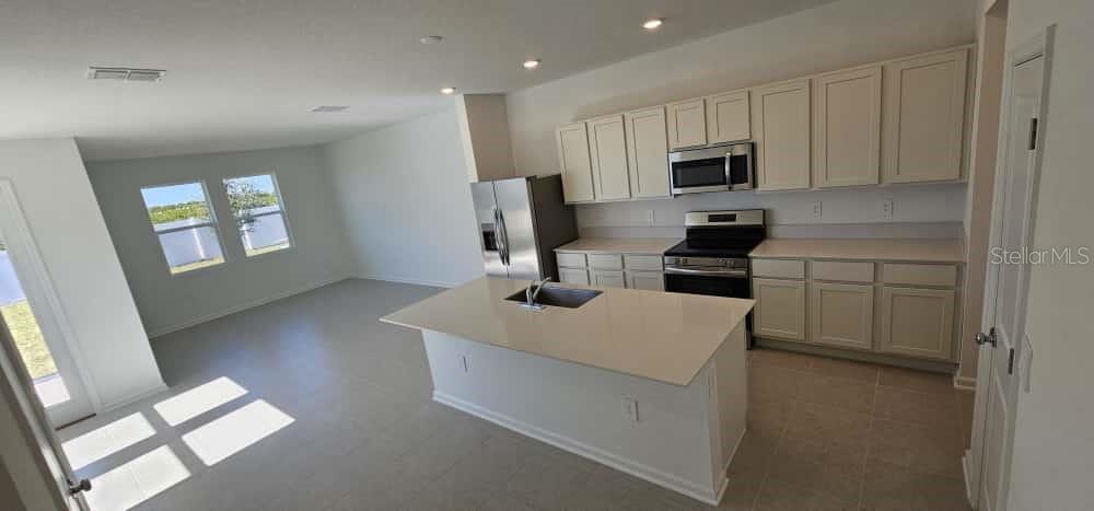 SOL VISTA - Residential Lease