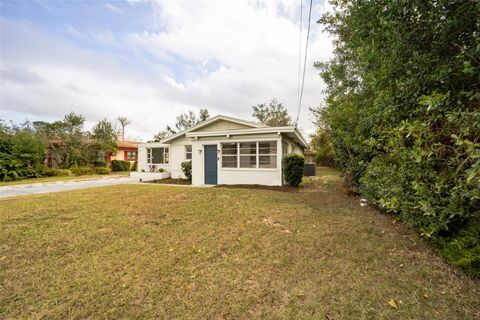 A home in WINTER HAVEN