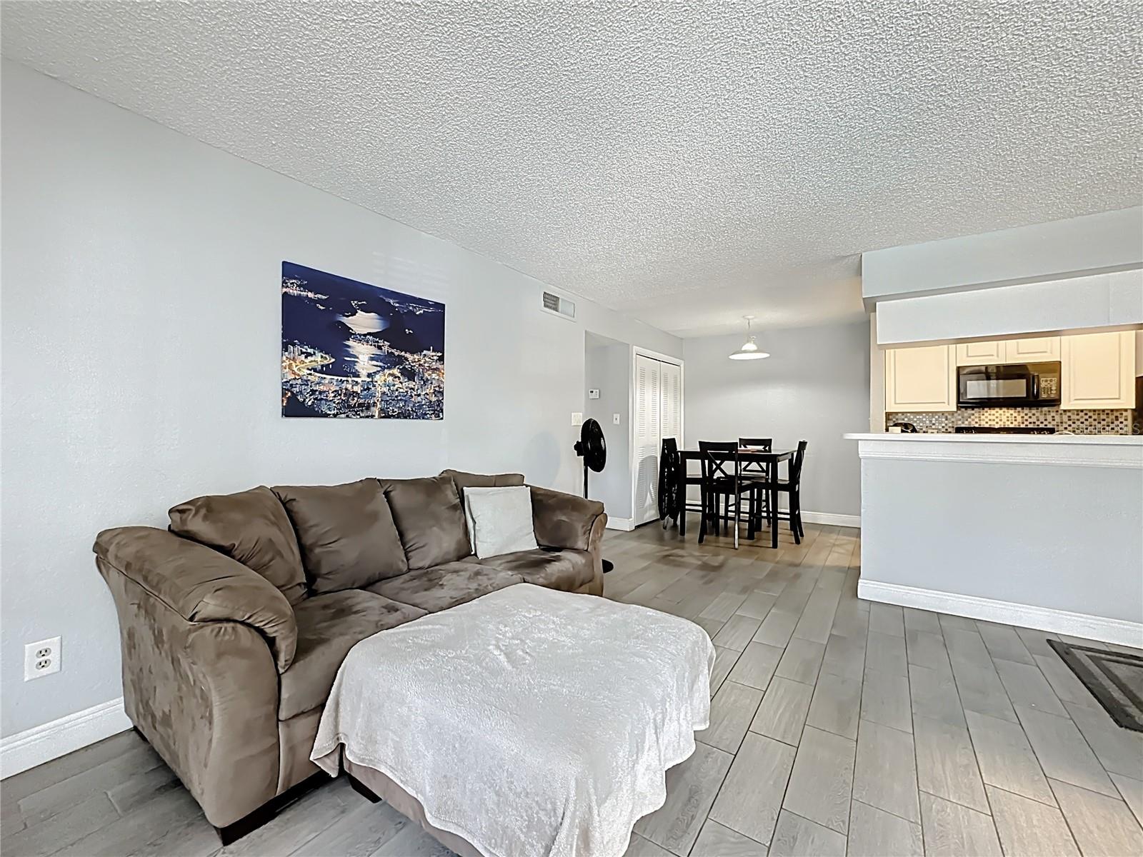 REGENCY GARDENS - Residential