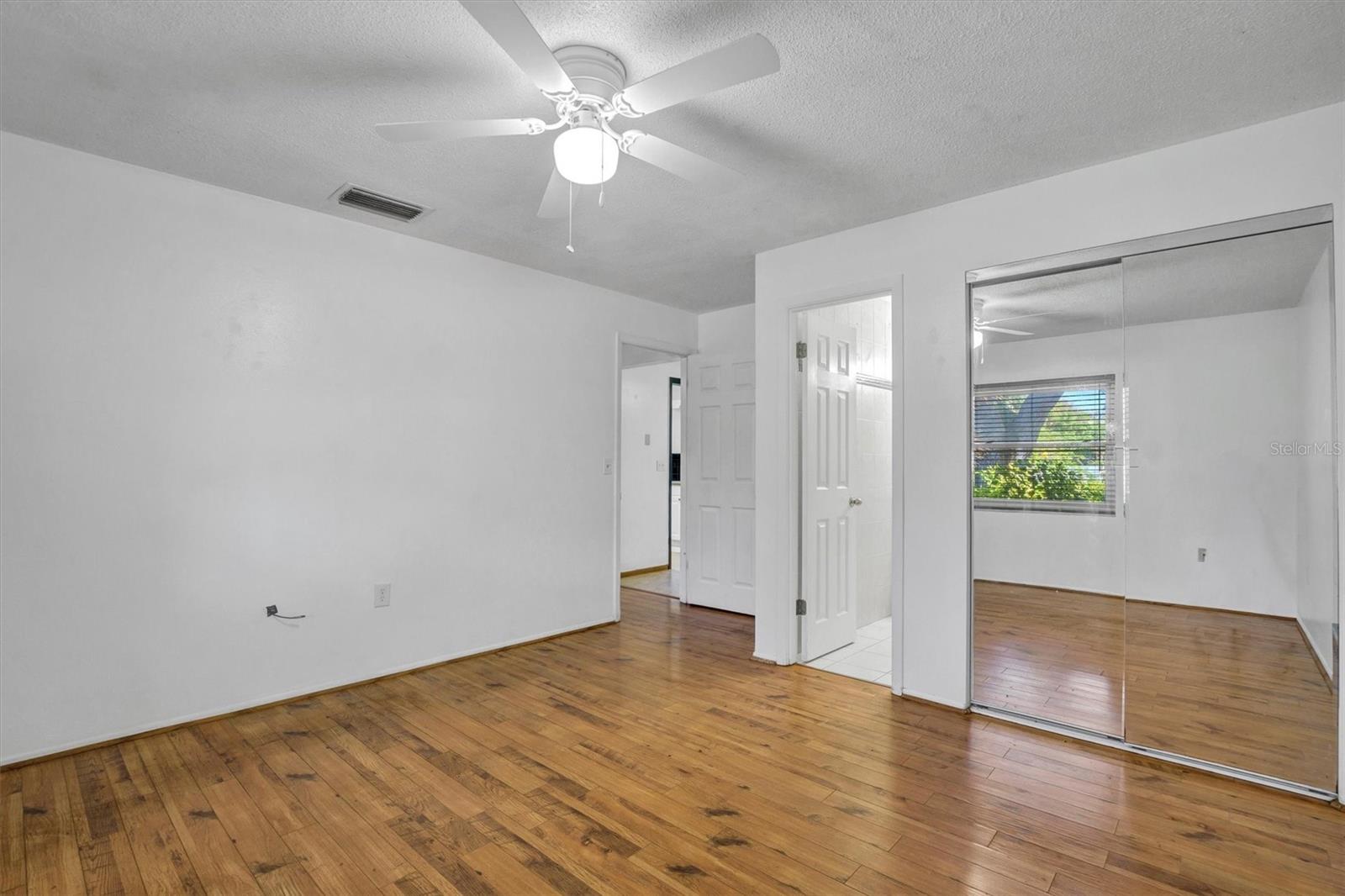 OAK MANOR - Residential