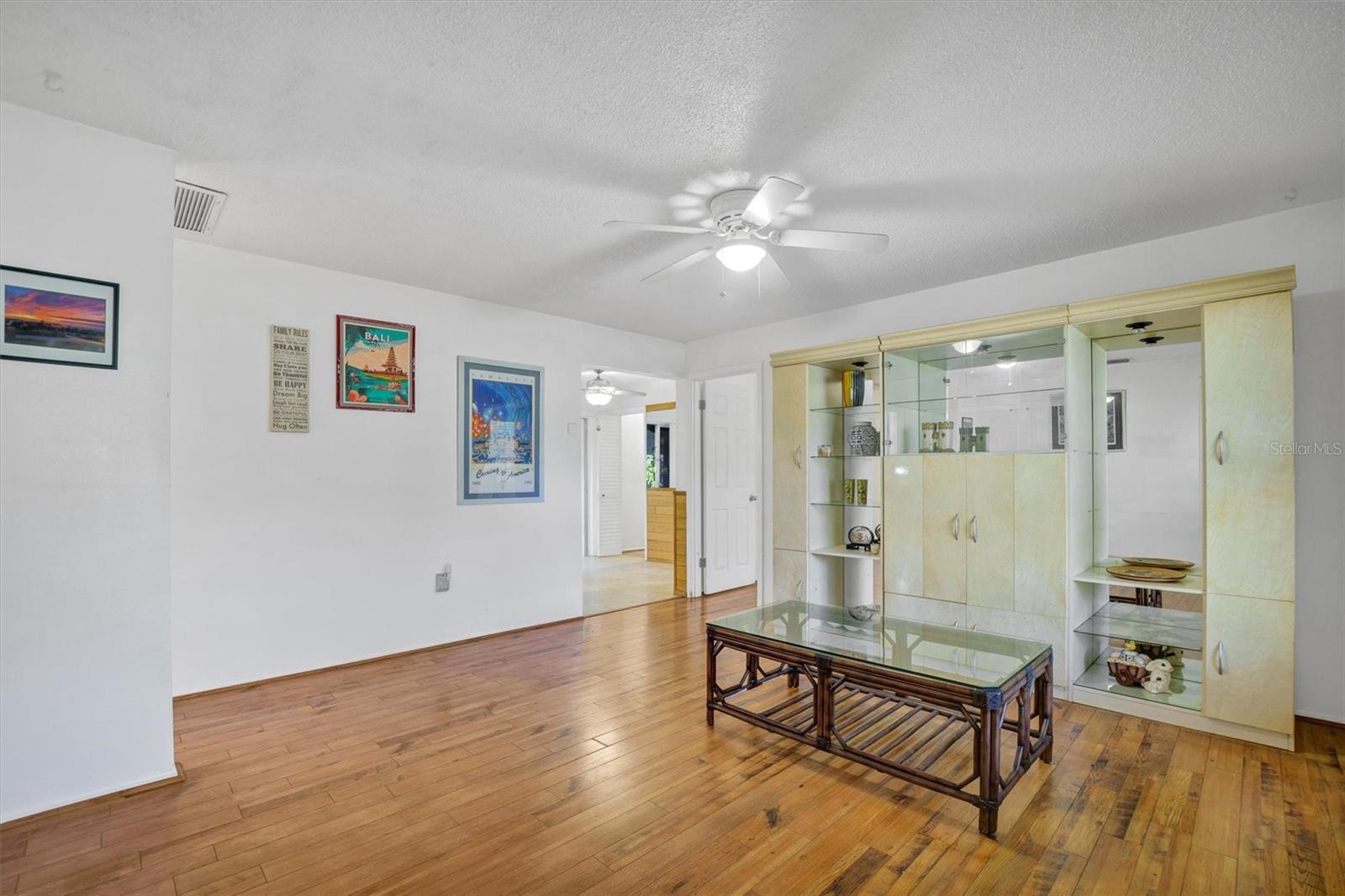 OAK MANOR - Residential