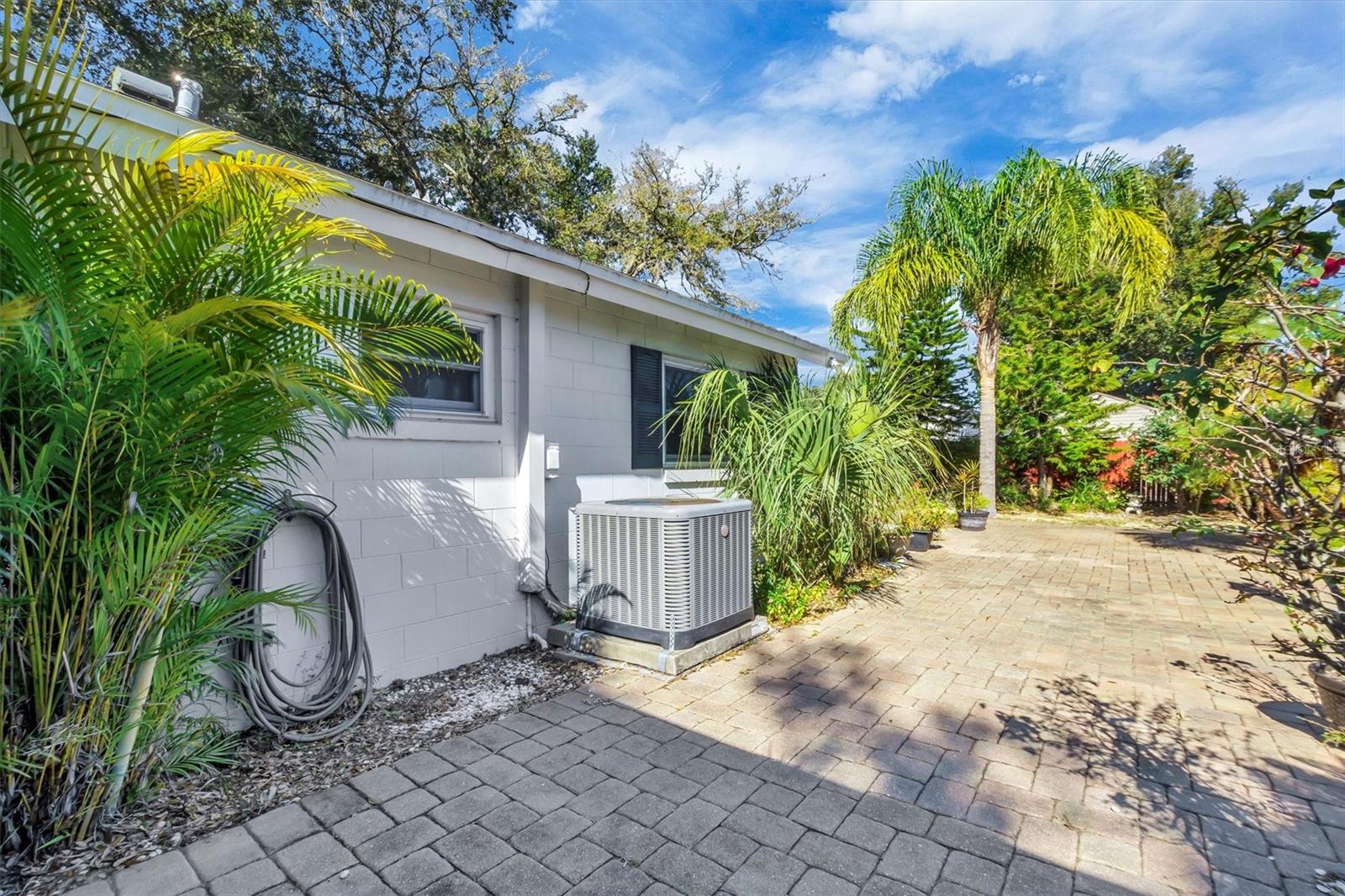 OAK MANOR - Residential