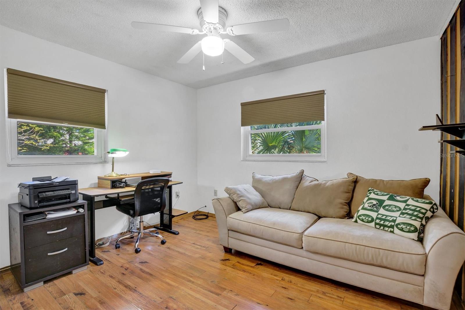 OAK MANOR - Residential