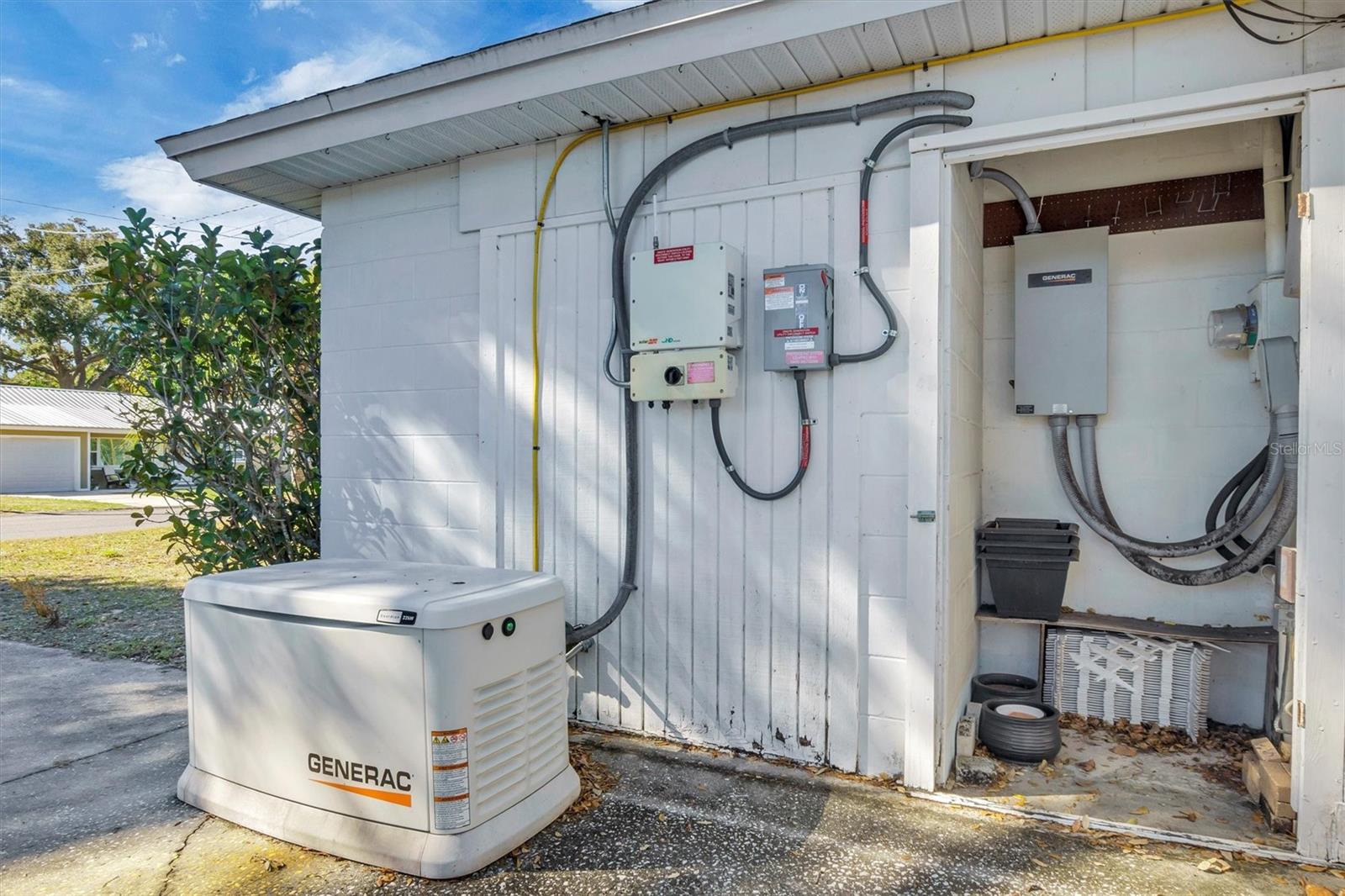 OAK MANOR - Residential