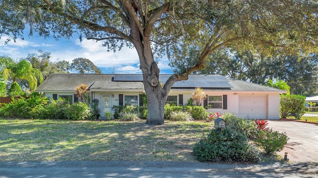 Photo of 105 Owen Circle S, Auburndale, FL 33823 (MLS # L4958199)