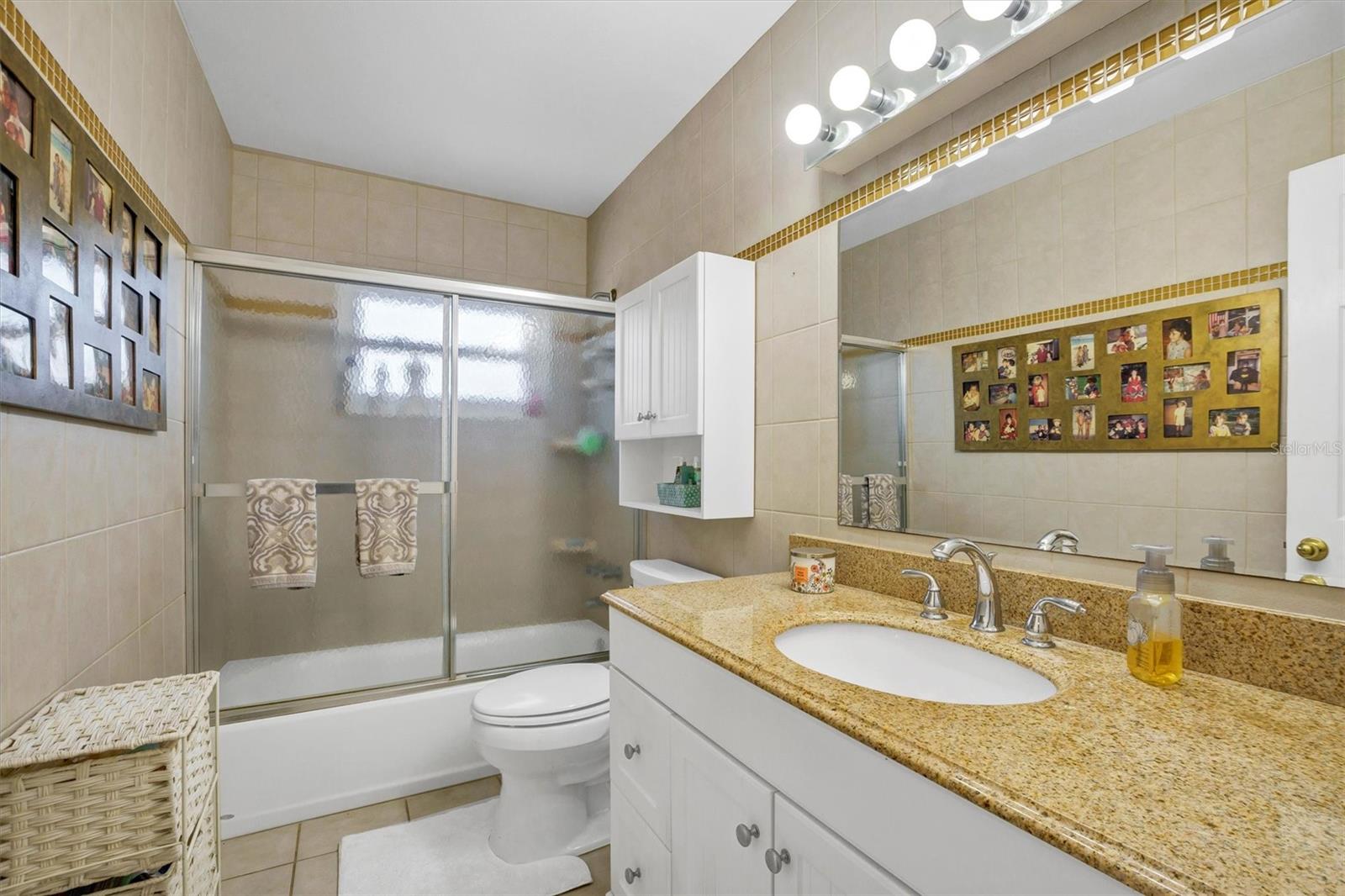 OAK MANOR - Residential