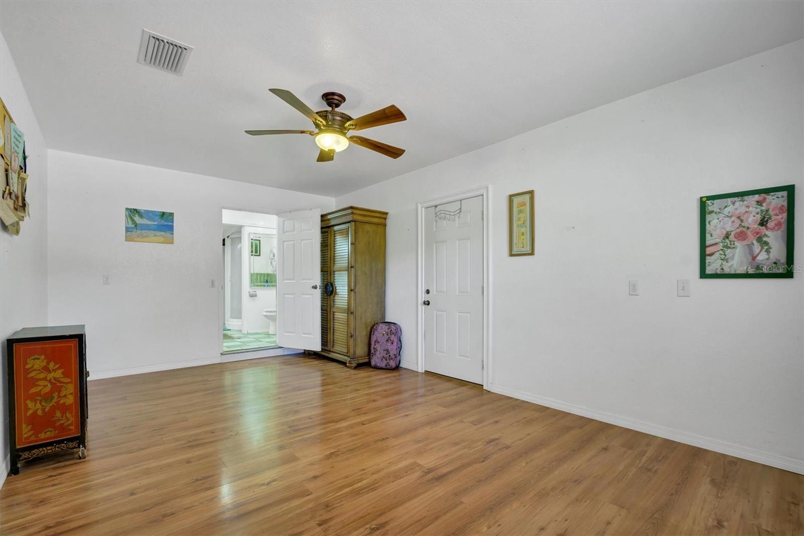 OAK MANOR - Residential