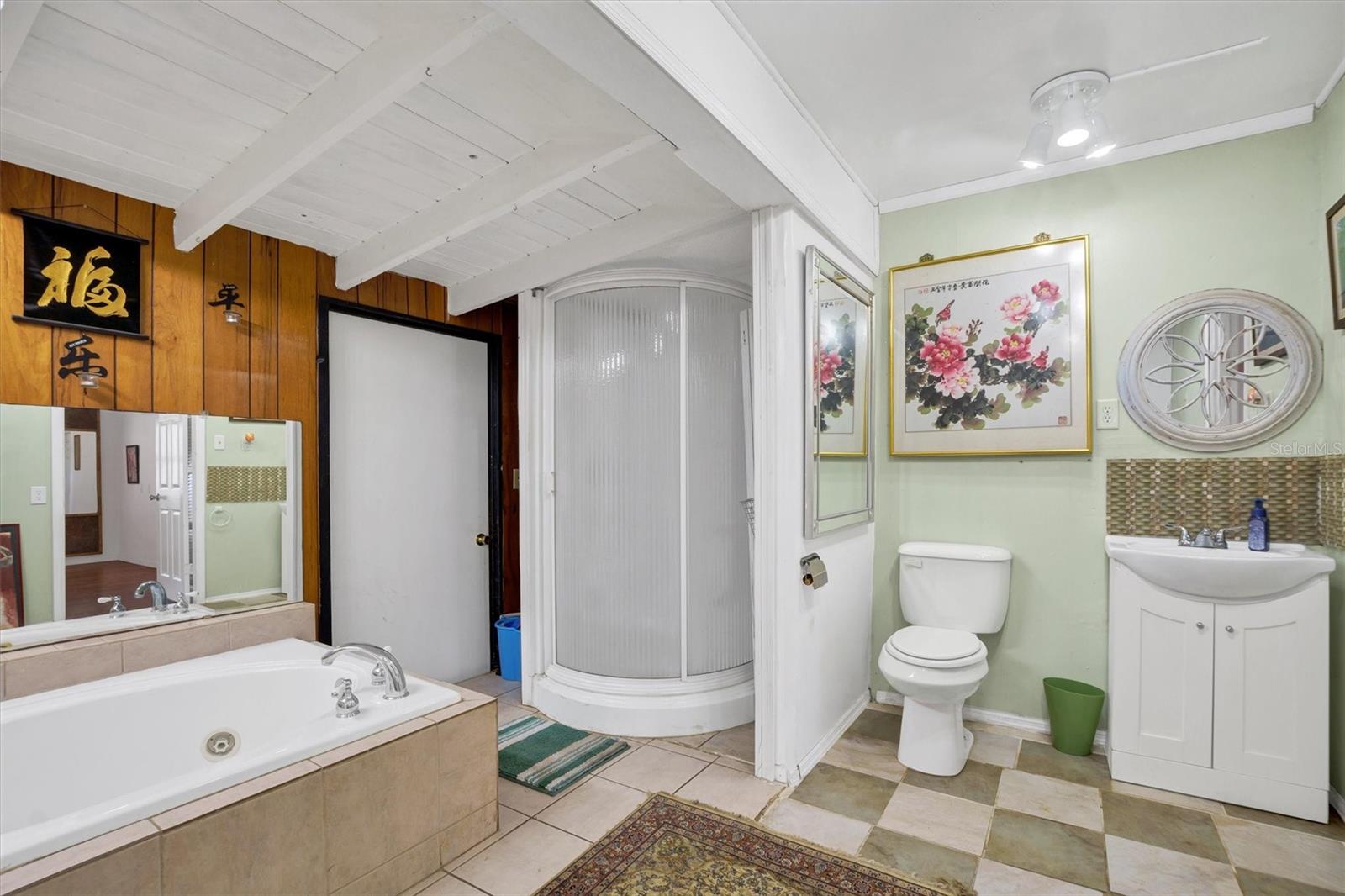 OAK MANOR - Residential