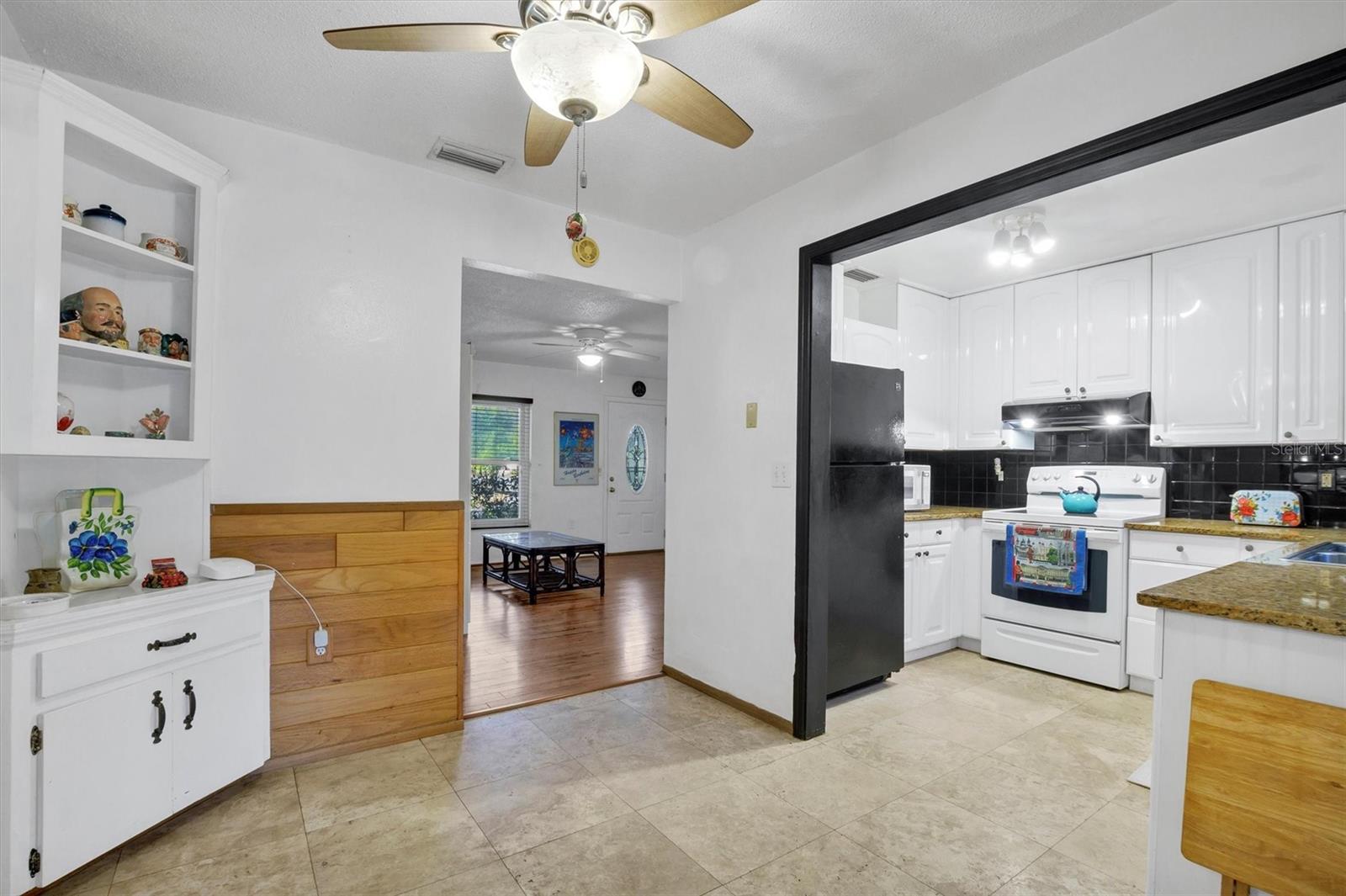 OAK MANOR - Residential