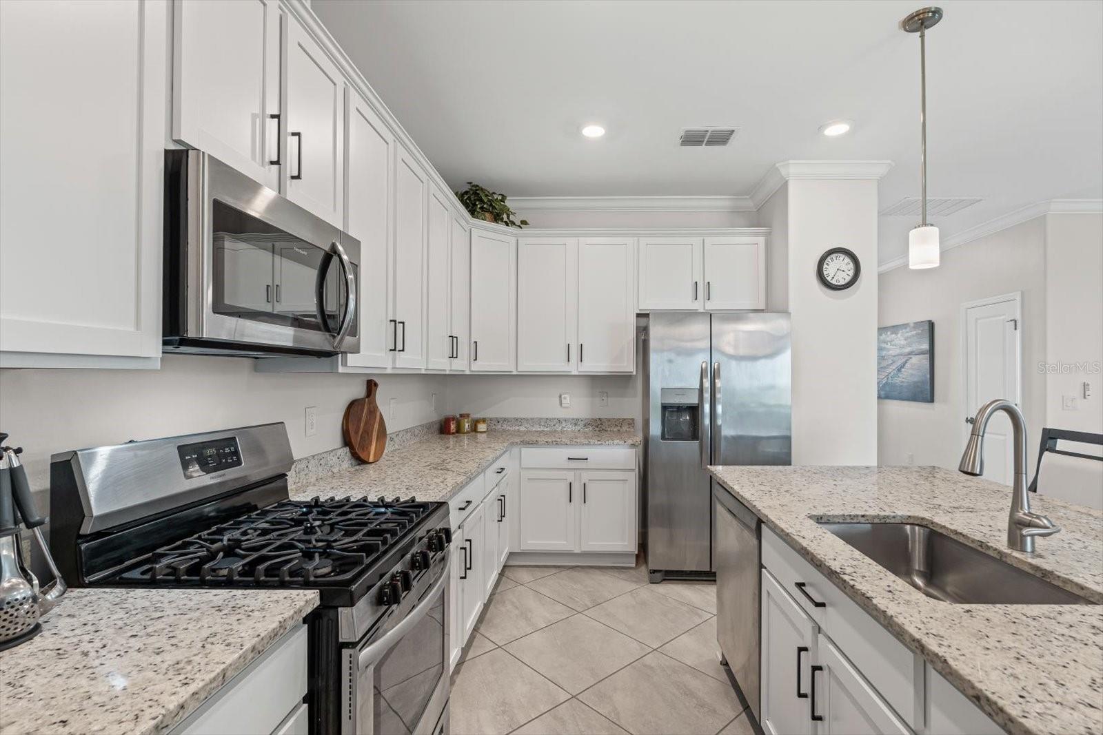 LORRAINE LAKES - Residential Lease