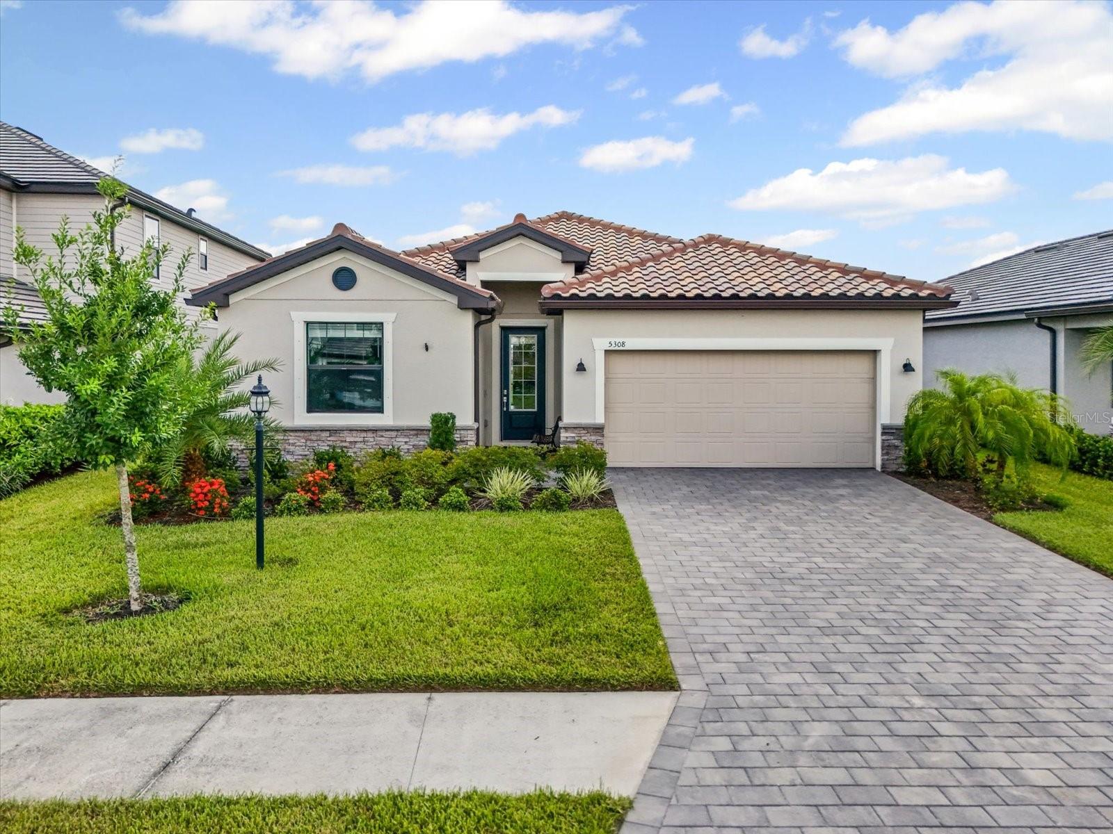 LORRAINE LAKES - Residential Lease