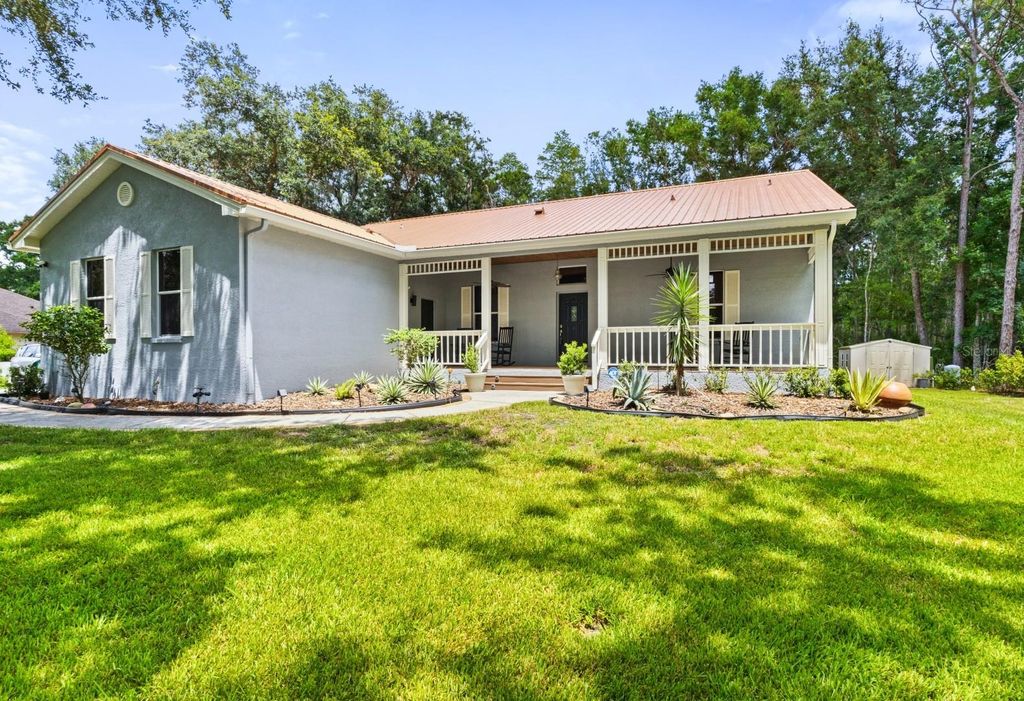 Photo of 8600 Shenandoah Run, Wesley Chapel, FL 33544 (MLS # TB8402213)