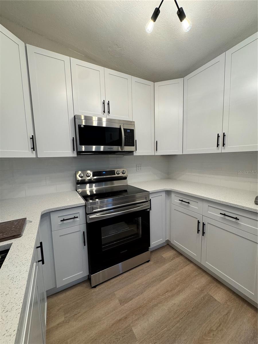 SAN SEM KNOLLS - Residential