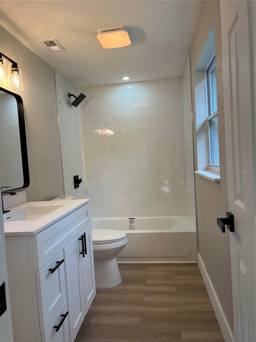 SAN SEM KNOLLS - Residential