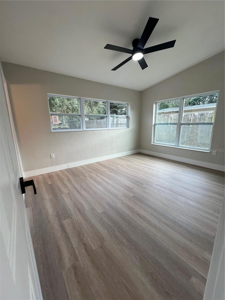 SAN SEM KNOLLS - Residential