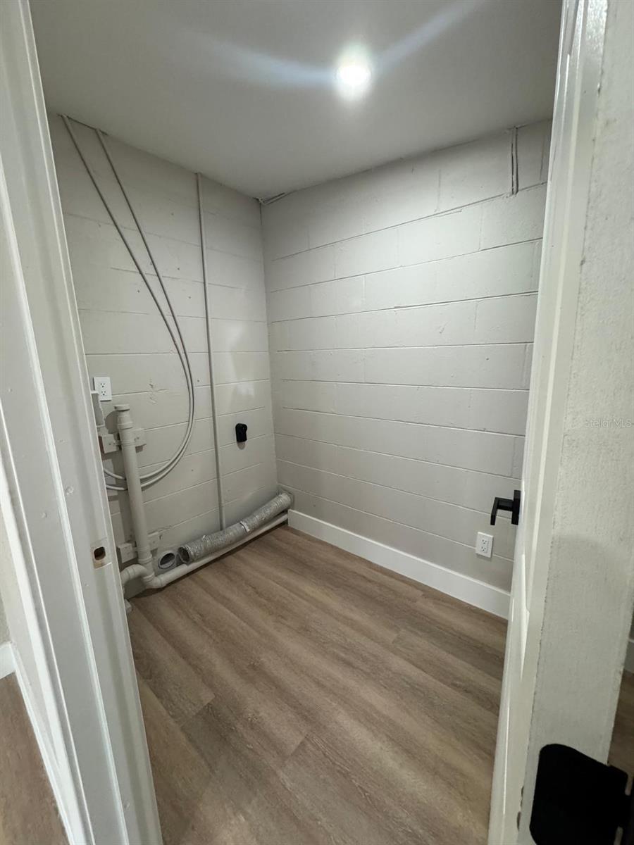 SAN SEM KNOLLS - Residential