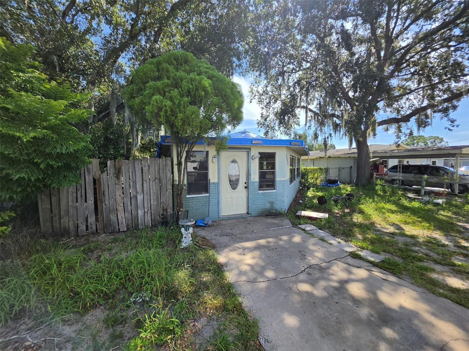 1028 SUNSHINE DRIVE E