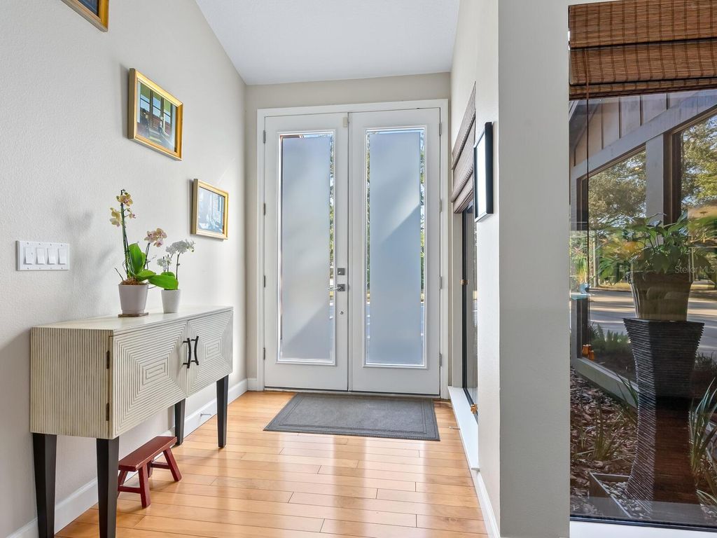 Photo of 4729 Oak Run Drive, Sarasota, FL 34243 (MLS # A4675346)