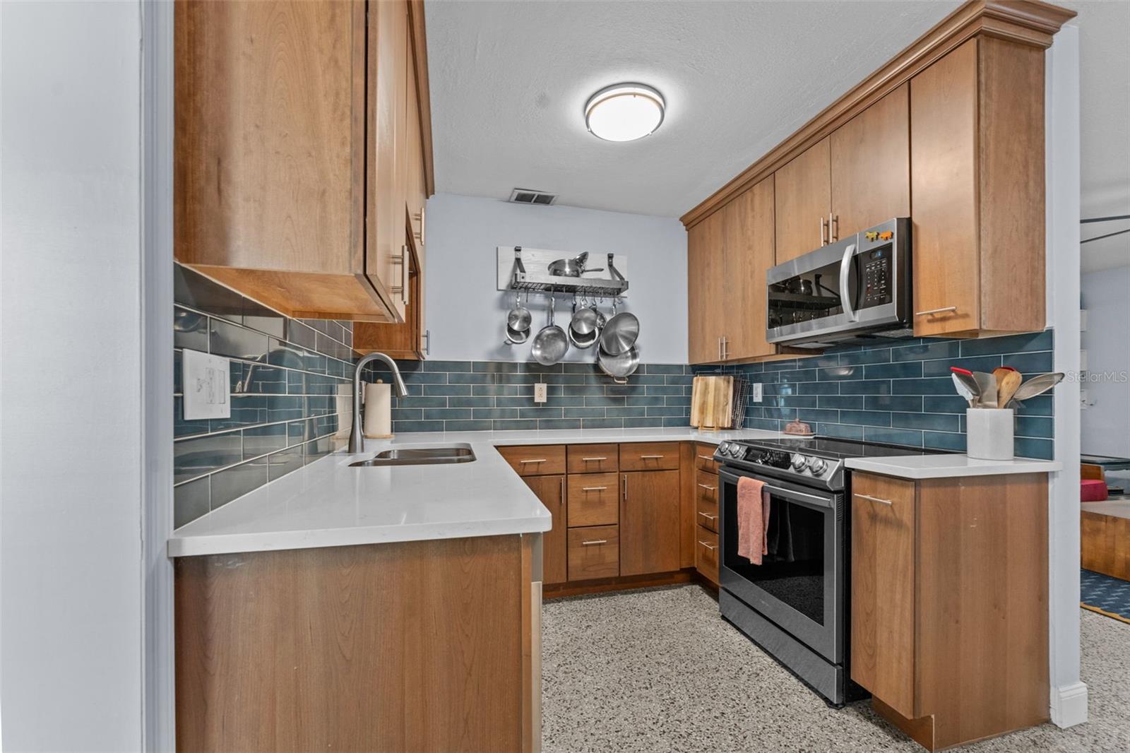 VIRGINIA TERRACE - Residential