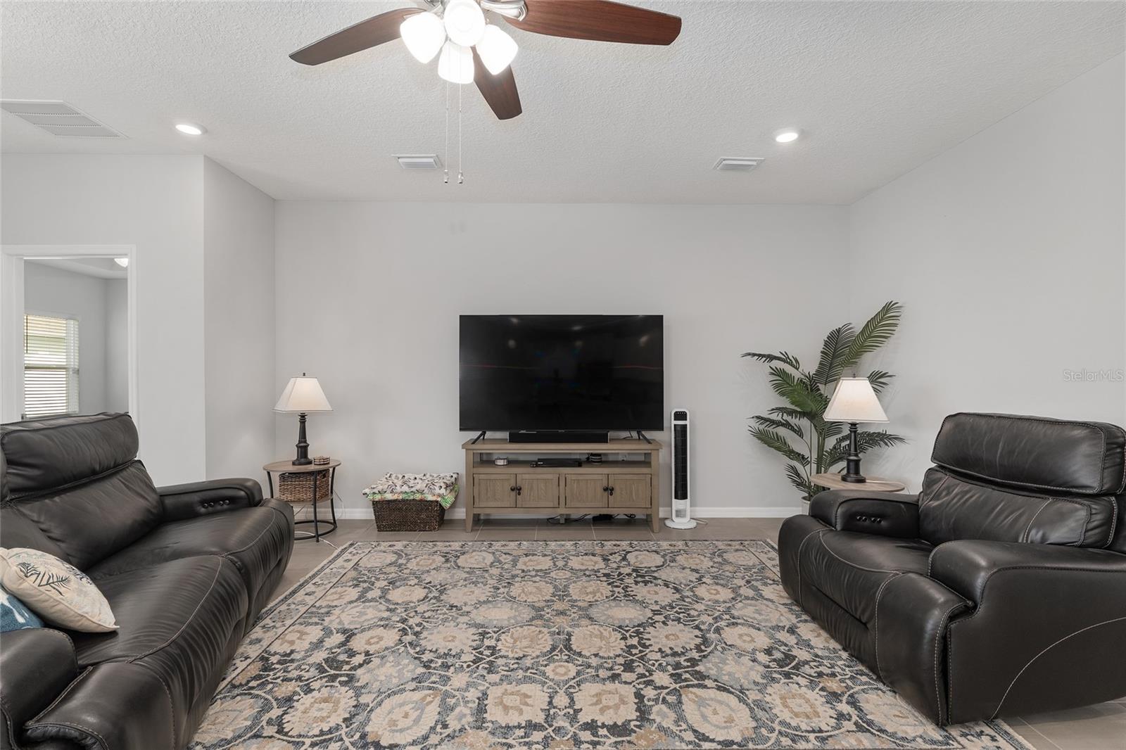 BRIARWOOD PH 1 PB 37 PG 33 - Residential