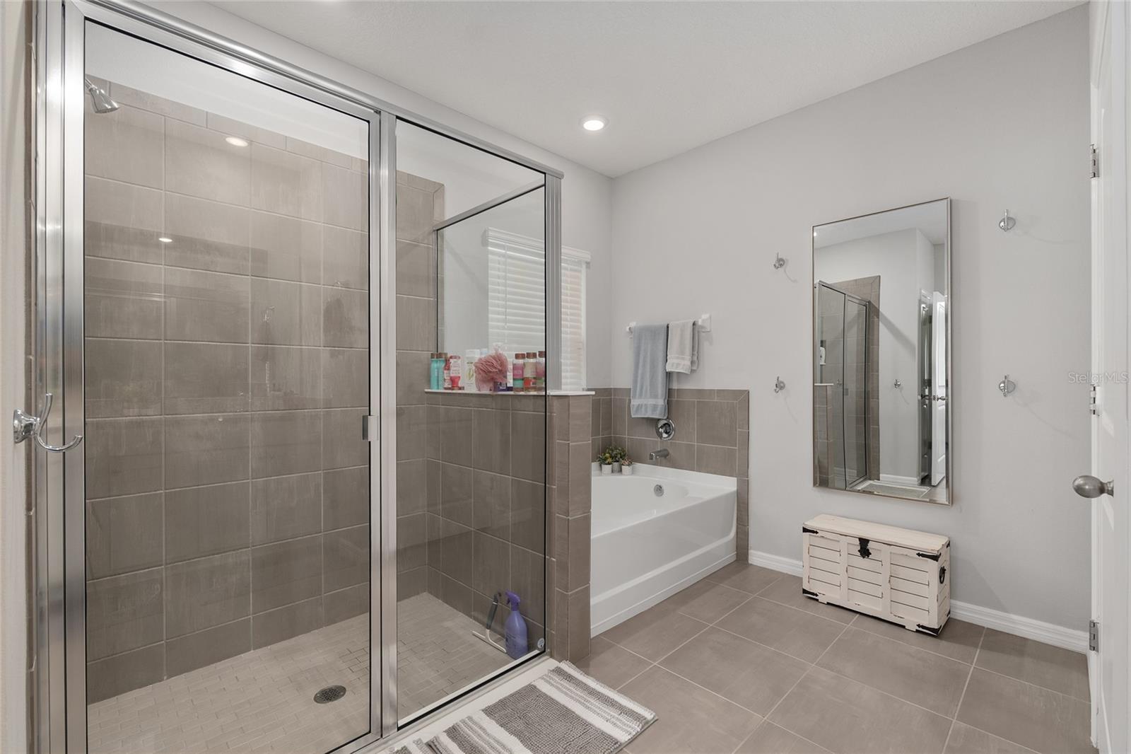 BRIARWOOD PH 1 PB 37 PG 33 - Residential