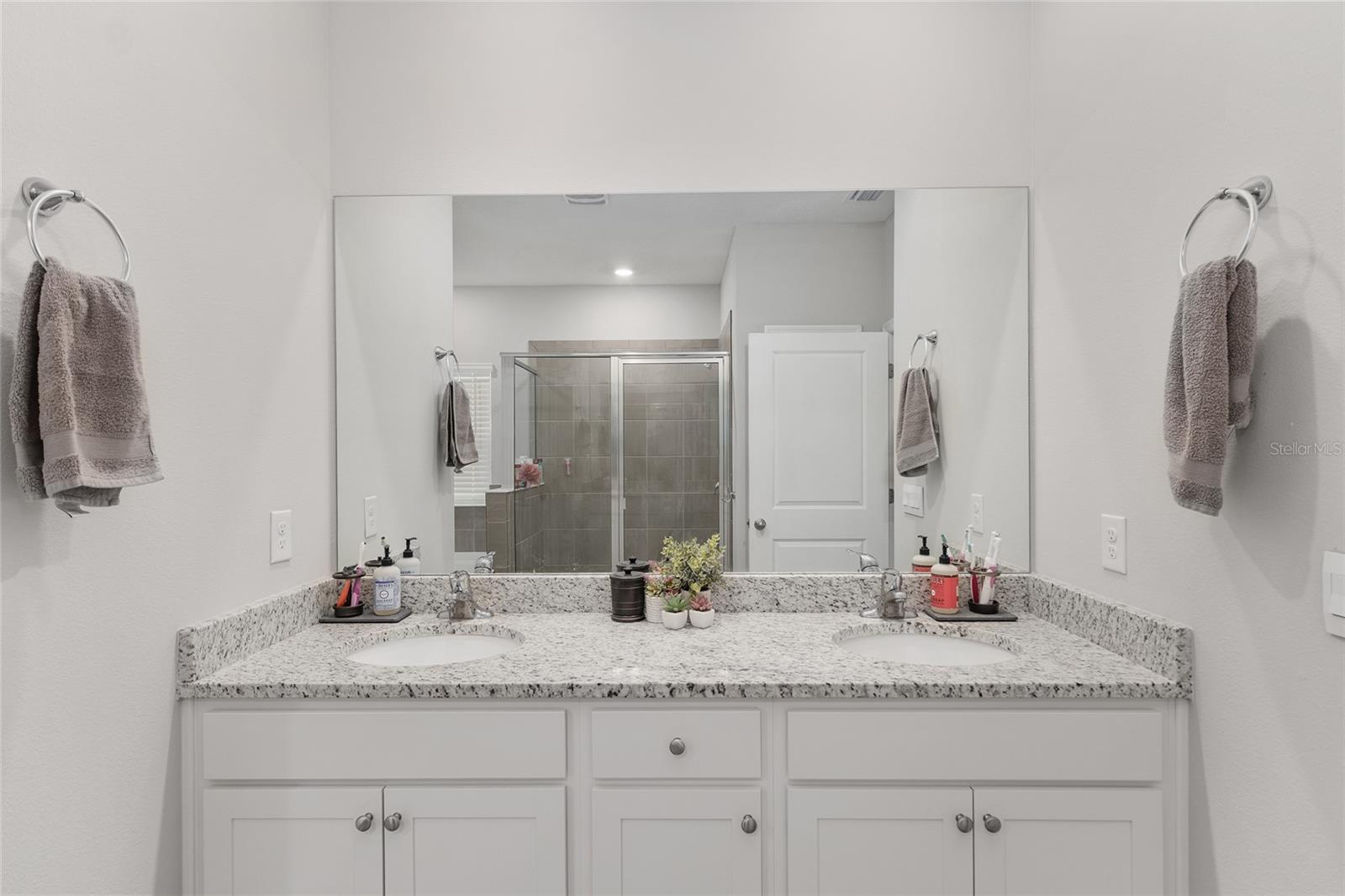 BRIARWOOD PH 1 PB 37 PG 33 - Residential