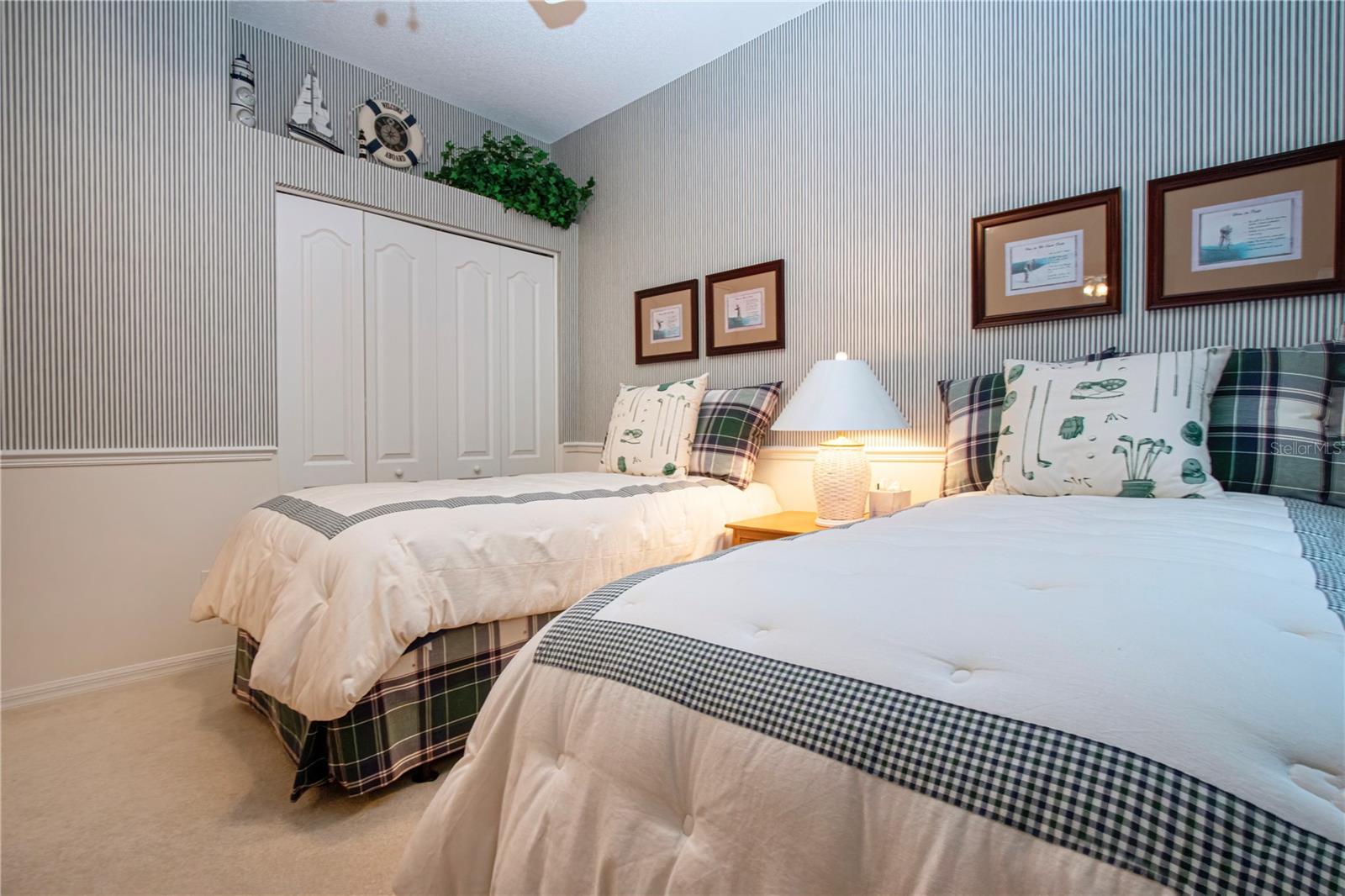 HERITAGE OAKS GOLF & COUNTRY CLUB - Residential