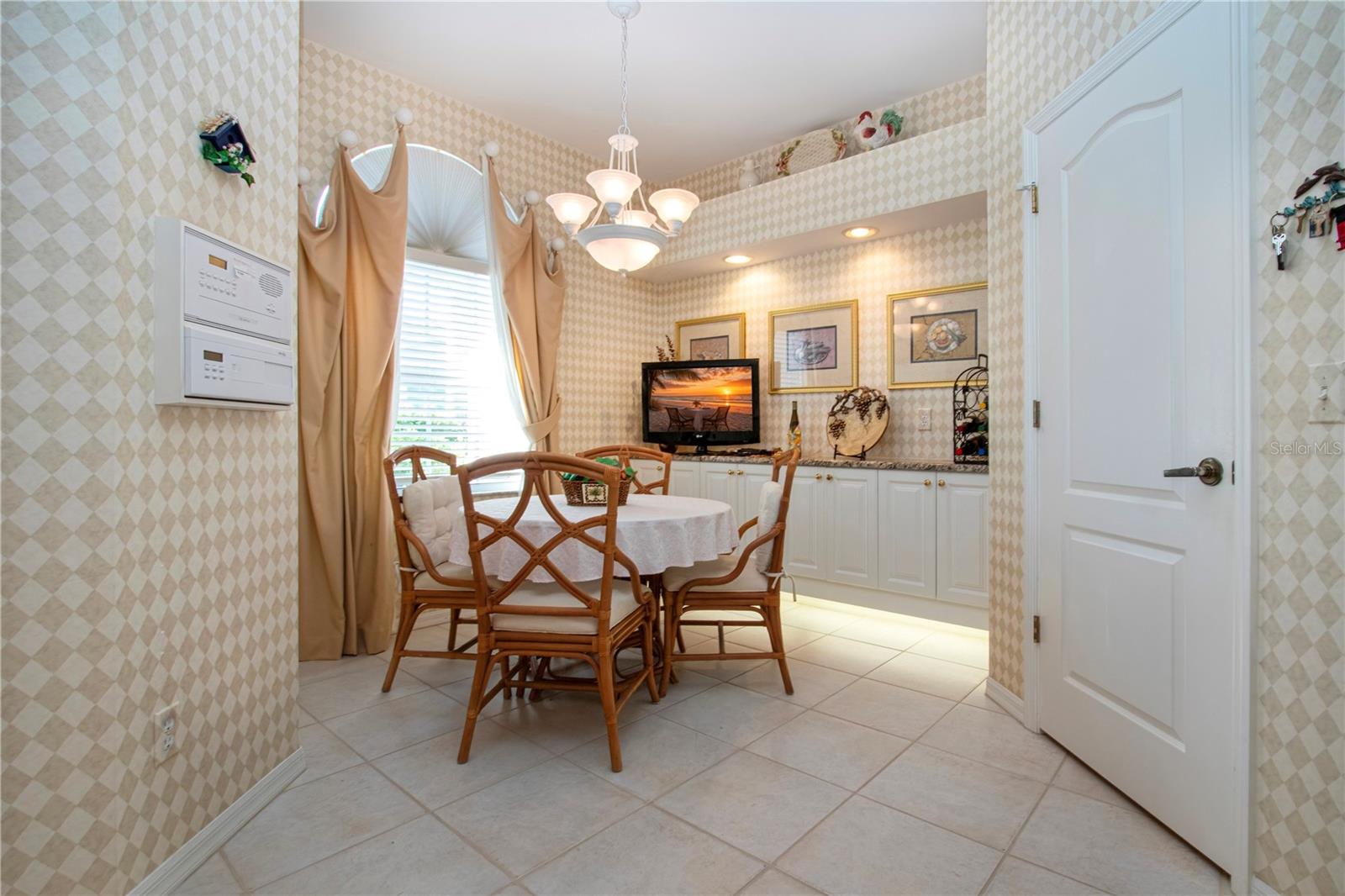 HERITAGE OAKS GOLF & COUNTRY CLUB - Residential