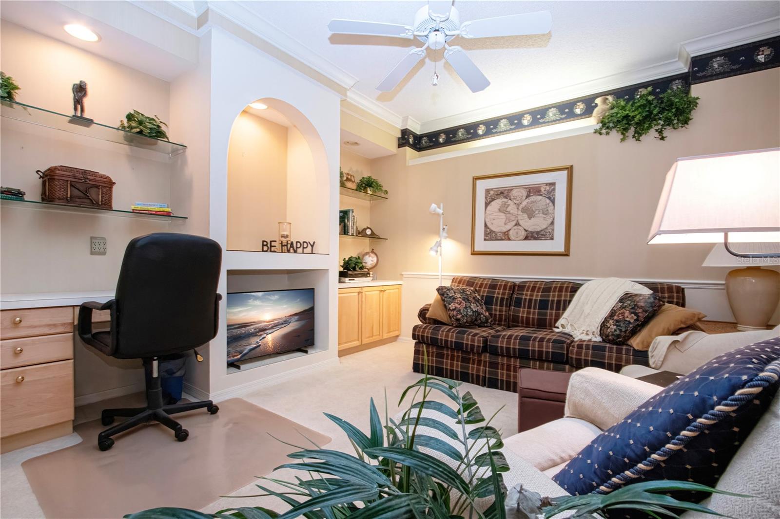HERITAGE OAKS GOLF & COUNTRY CLUB - Residential