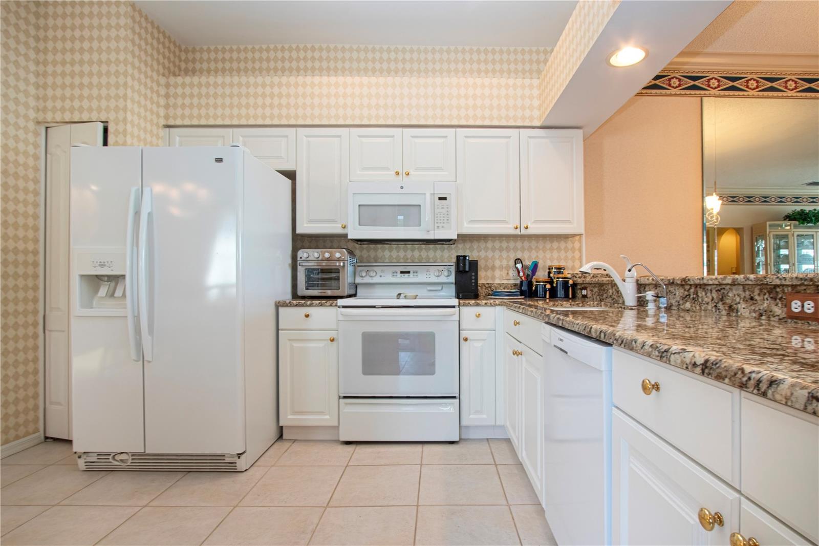 HERITAGE OAKS GOLF & COUNTRY CLUB - Residential