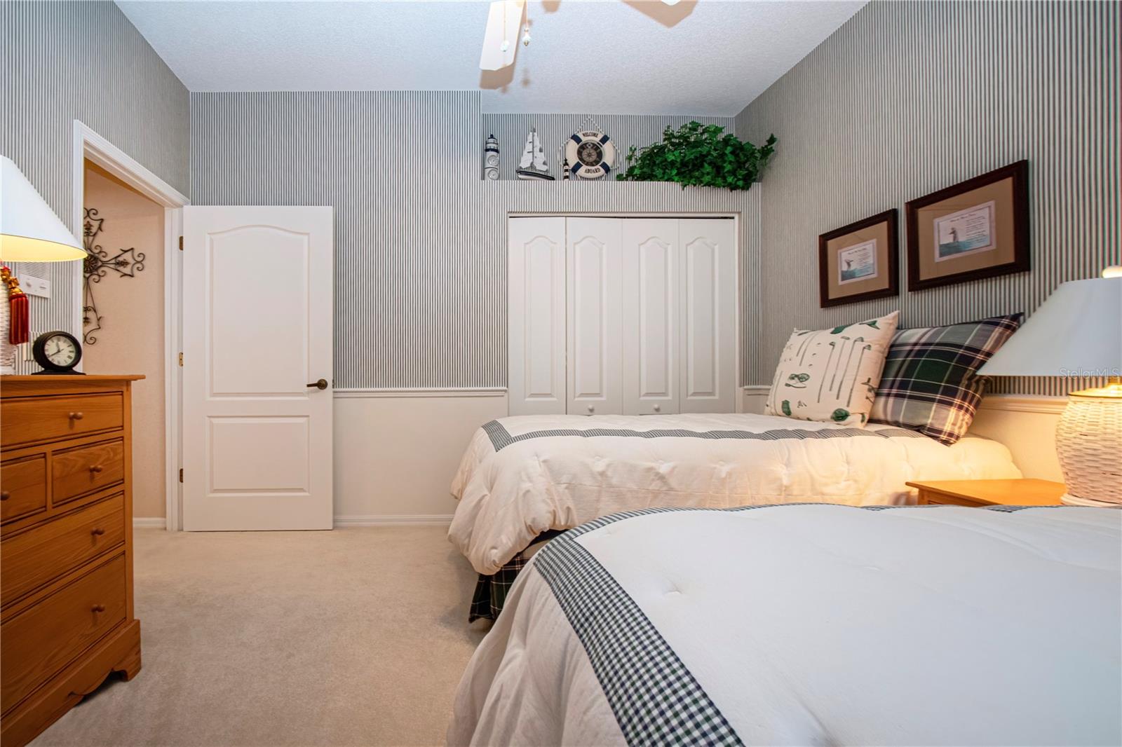 HERITAGE OAKS GOLF & COUNTRY CLUB - Residential