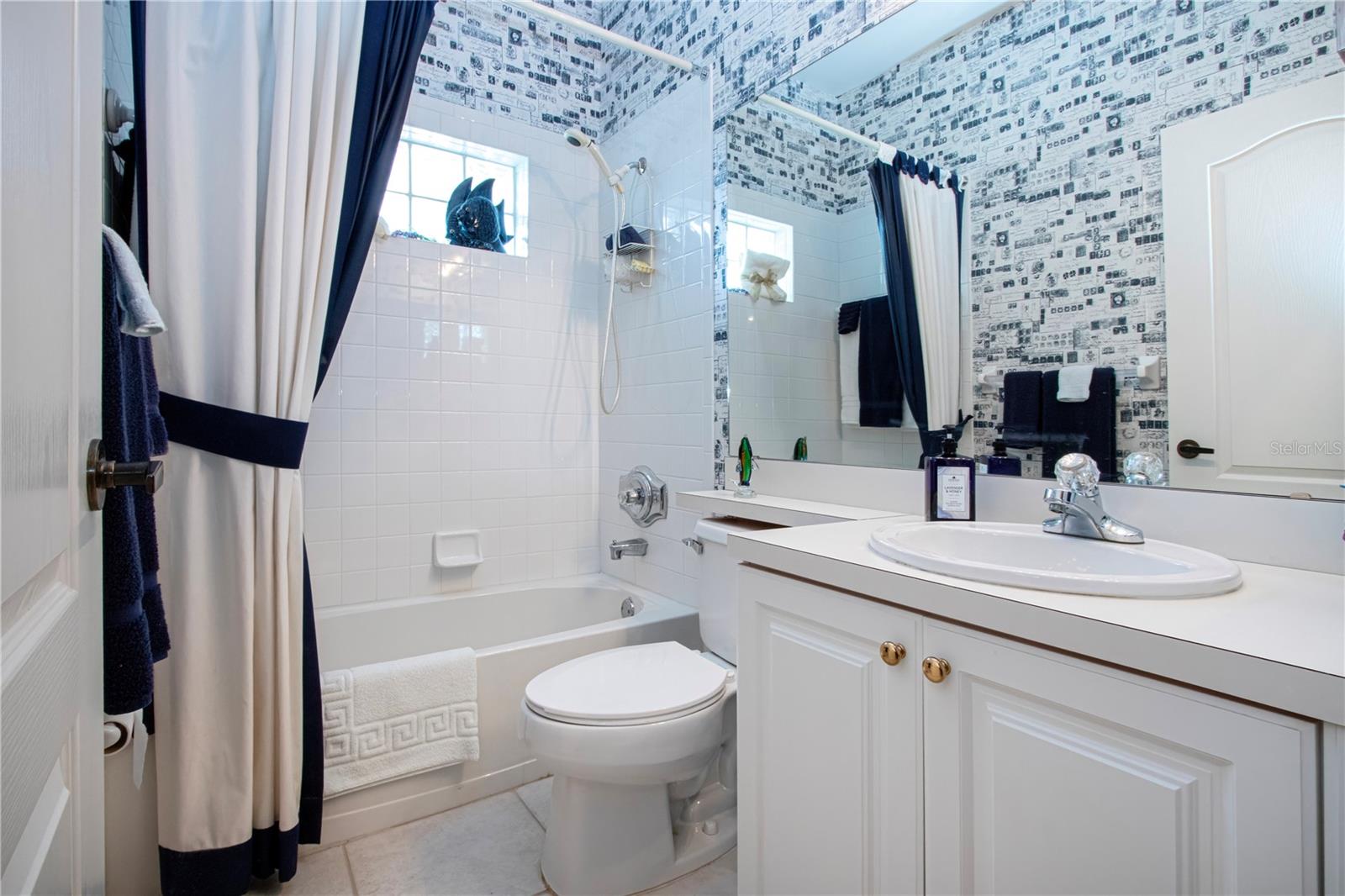 HERITAGE OAKS GOLF & COUNTRY CLUB - Residential