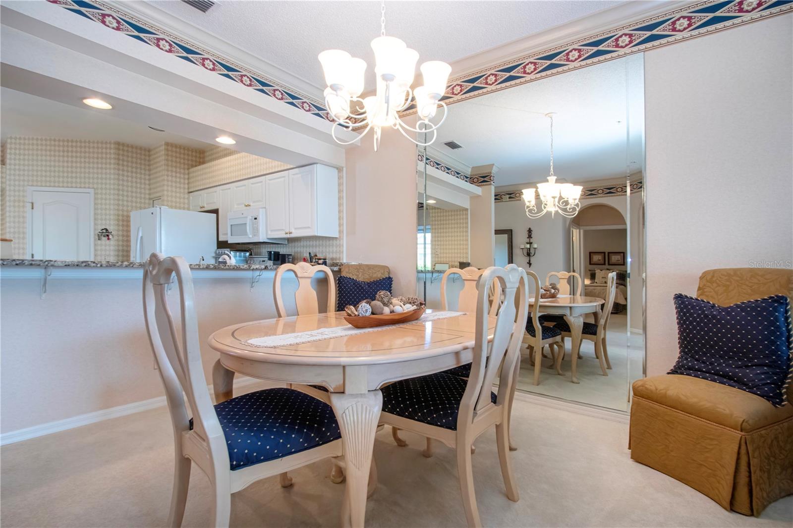 HERITAGE OAKS GOLF & COUNTRY CLUB - Residential
