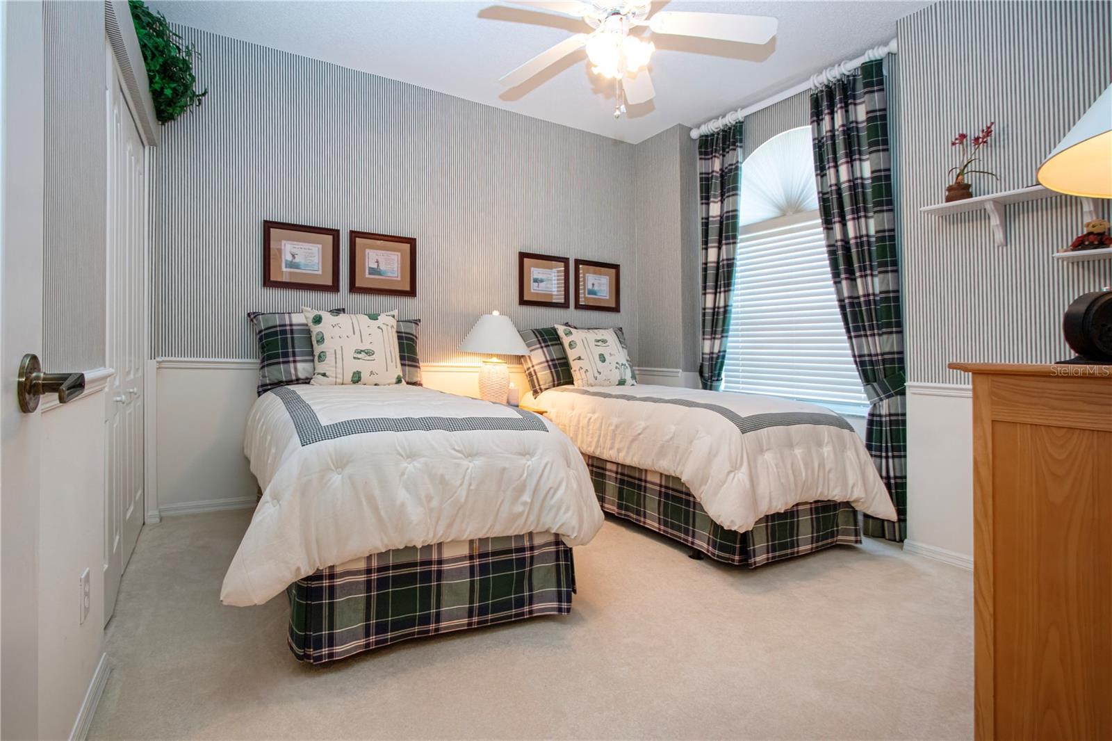 HERITAGE OAKS GOLF & COUNTRY CLUB - Residential