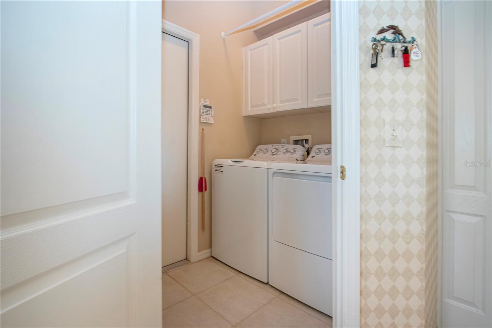 HERITAGE OAKS GOLF & COUNTRY CLUB - Residential