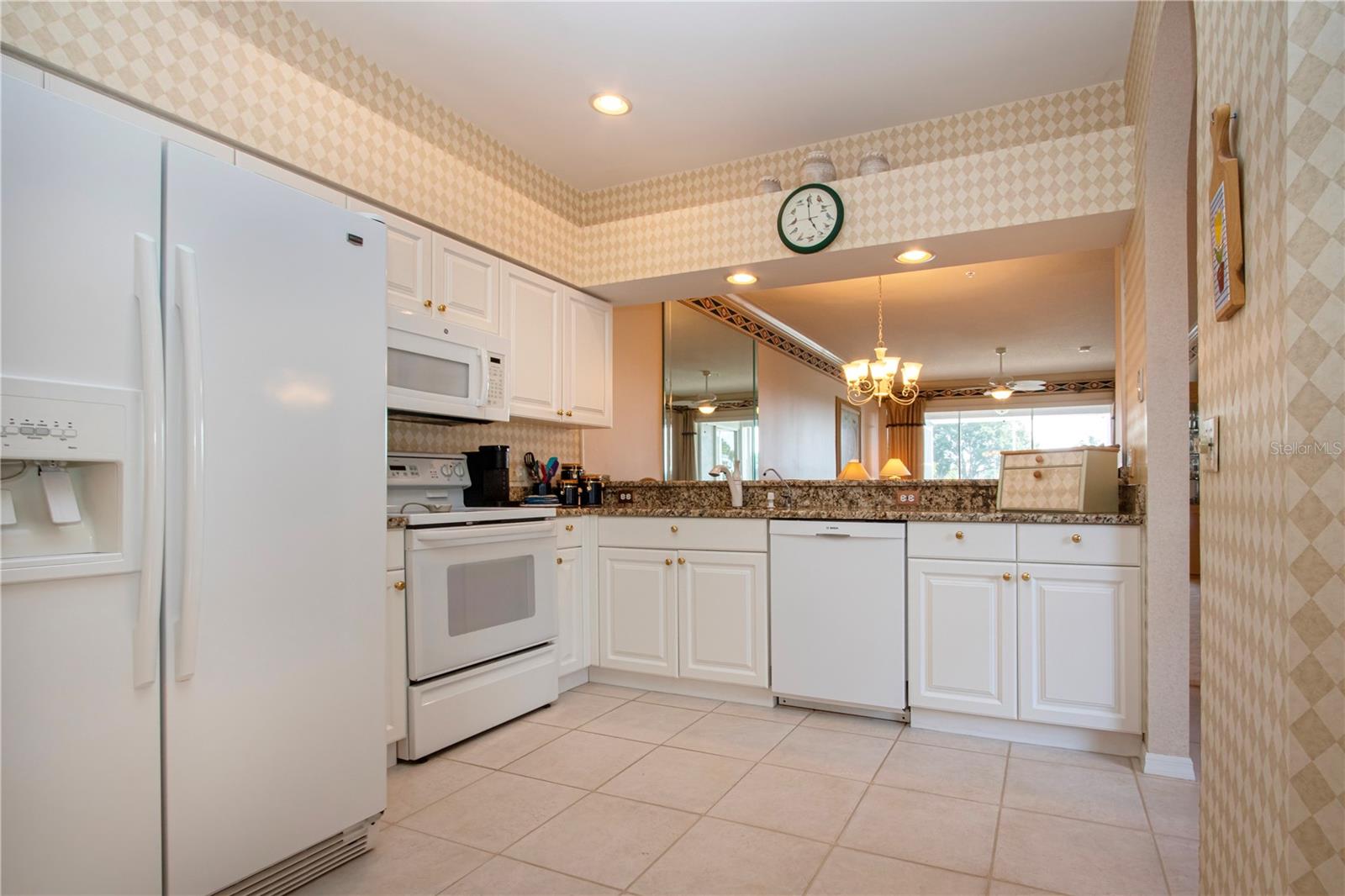 HERITAGE OAKS GOLF & COUNTRY CLUB - Residential
