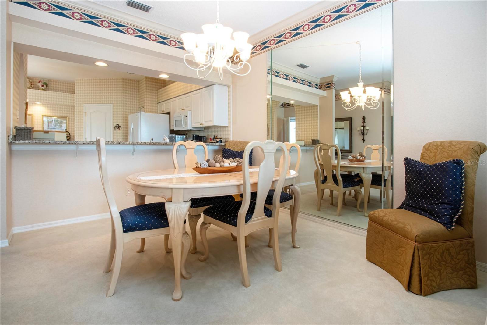 HERITAGE OAKS GOLF & COUNTRY CLUB - Residential