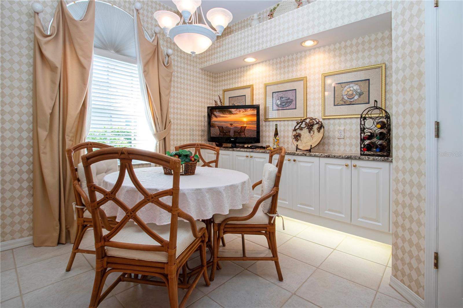 HERITAGE OAKS GOLF & COUNTRY CLUB - Residential