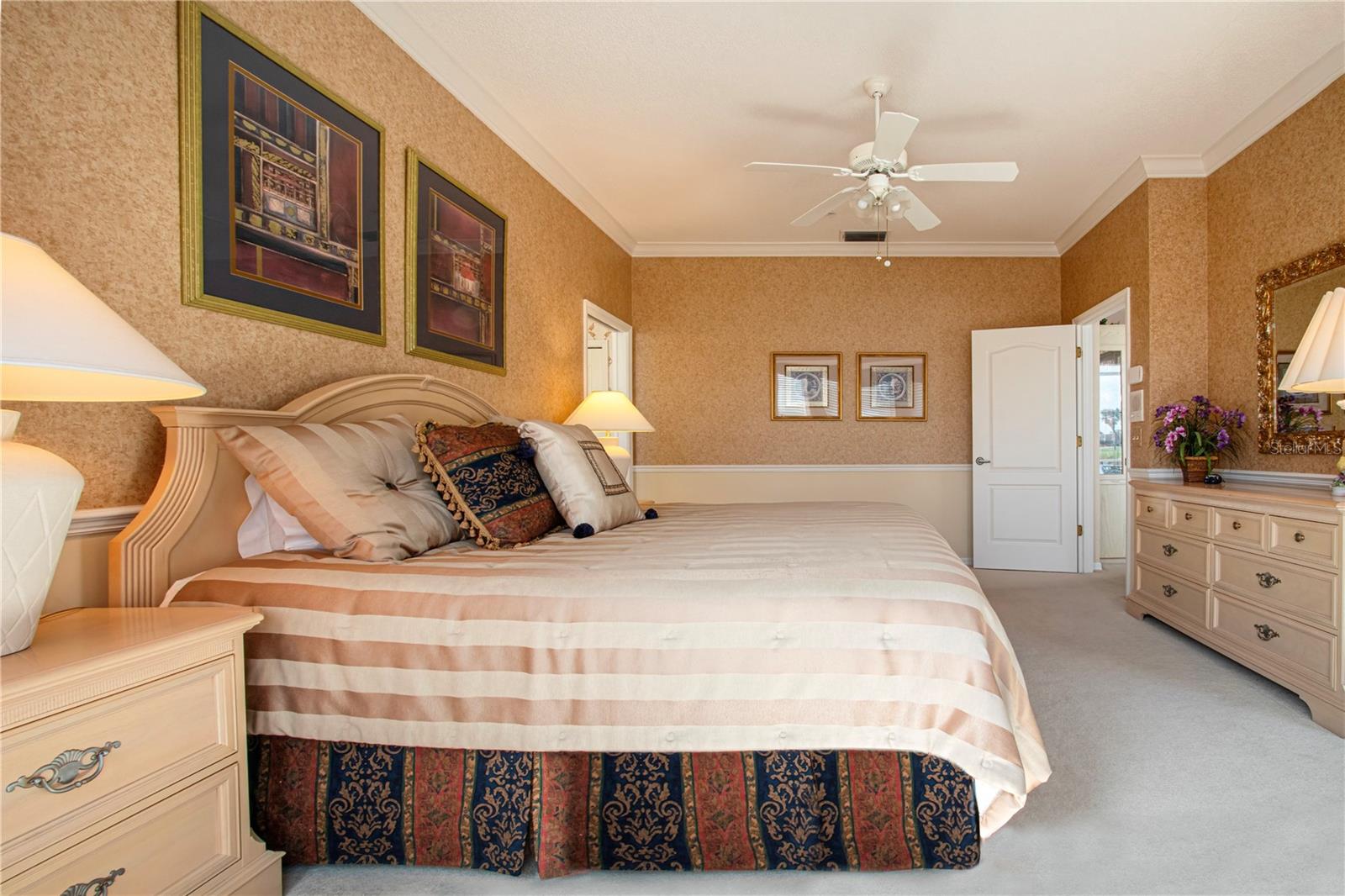 HERITAGE OAKS GOLF & COUNTRY CLUB - Residential