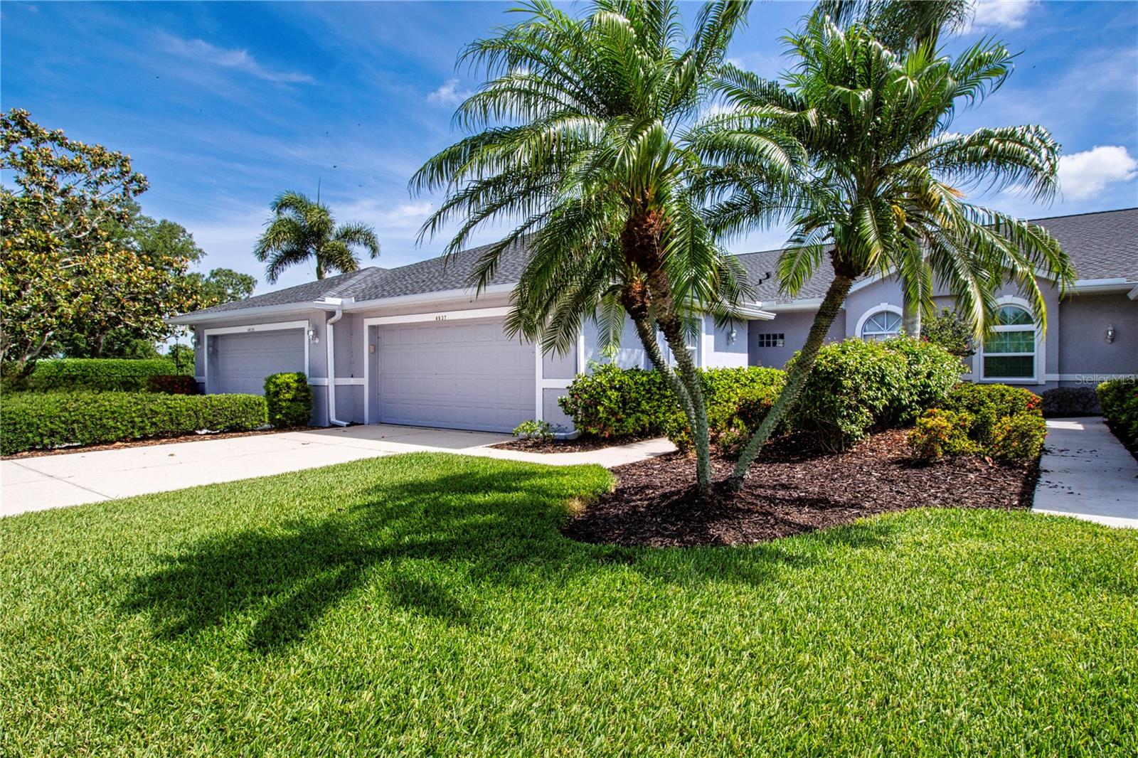 HERITAGE OAKS GOLF & COUNTRY CLUB - Residential