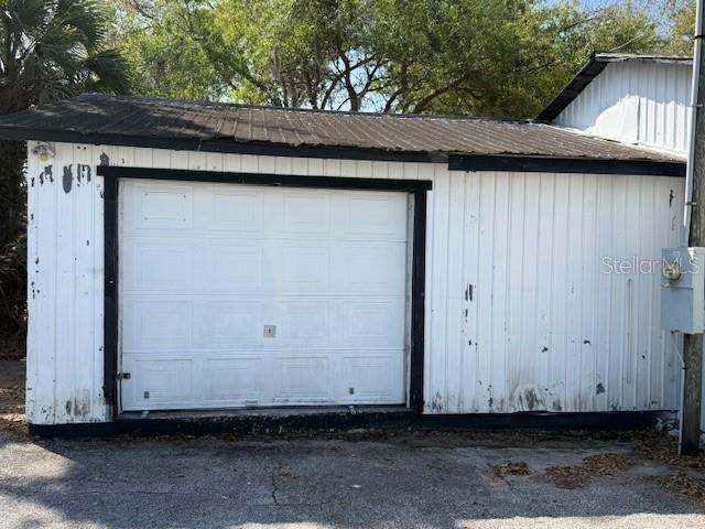OSTEENS BLK 120 S RR DELAND - Commercial Lease