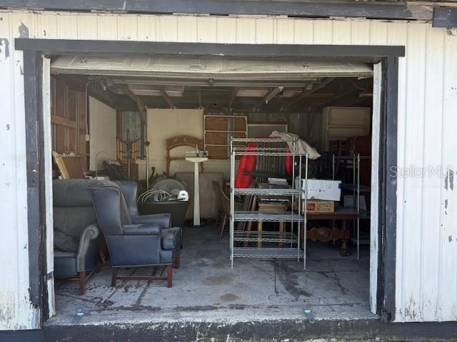 OSTEENS BLK 120 S RR DELAND - Commercial Lease