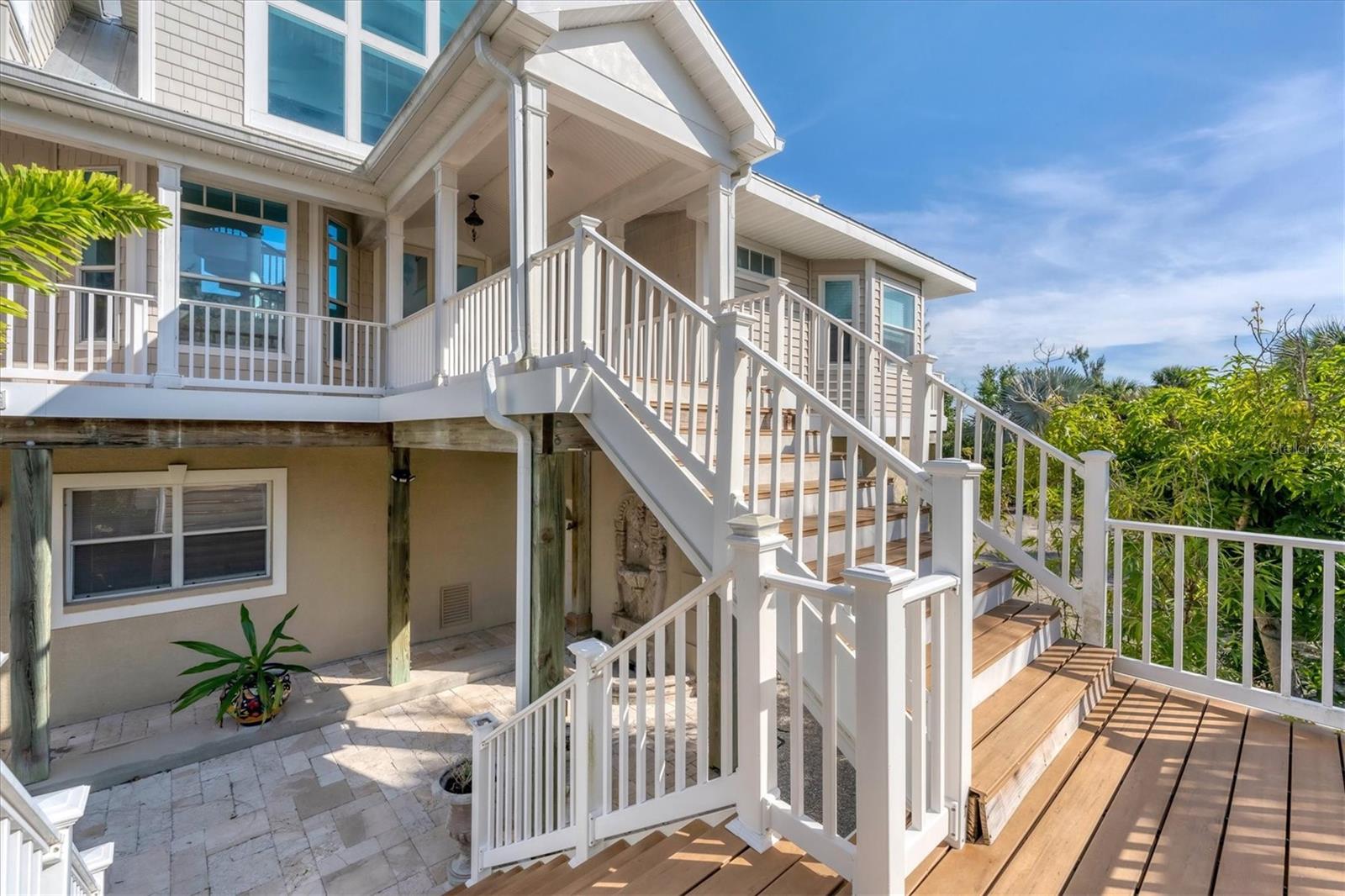 3 POINTE WAY