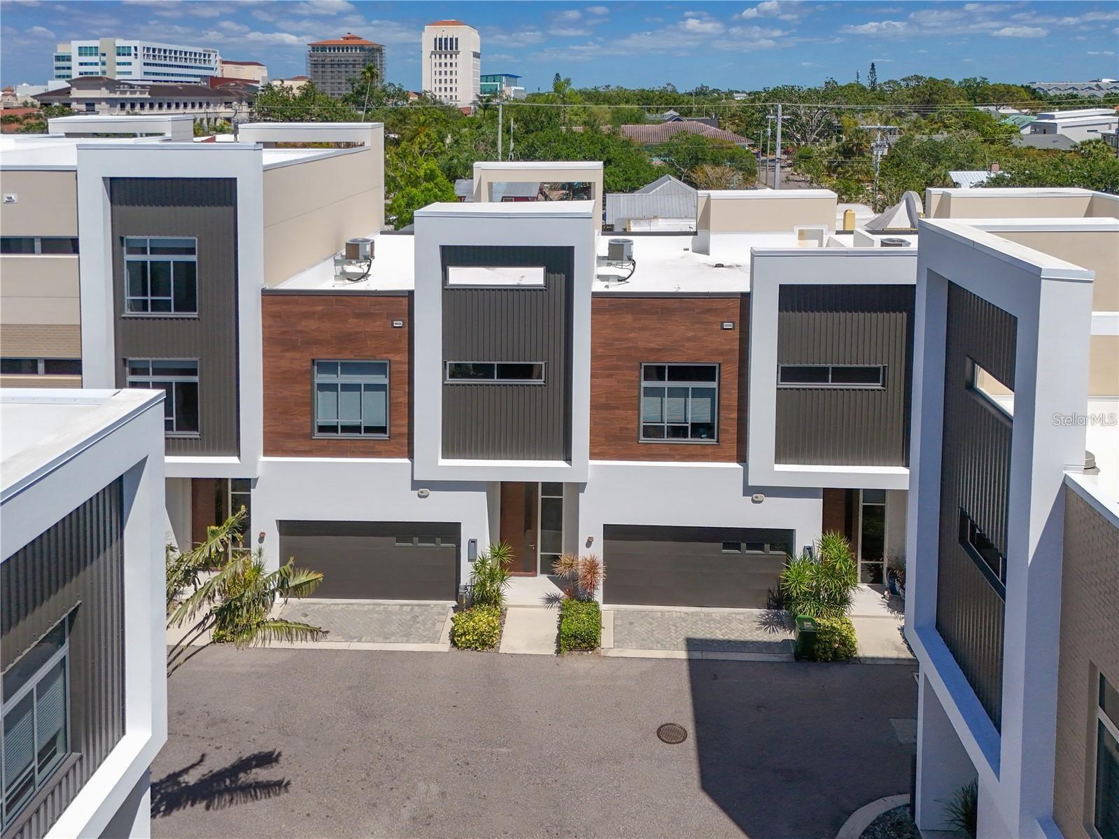 221 COSMOPOLITAN COURT