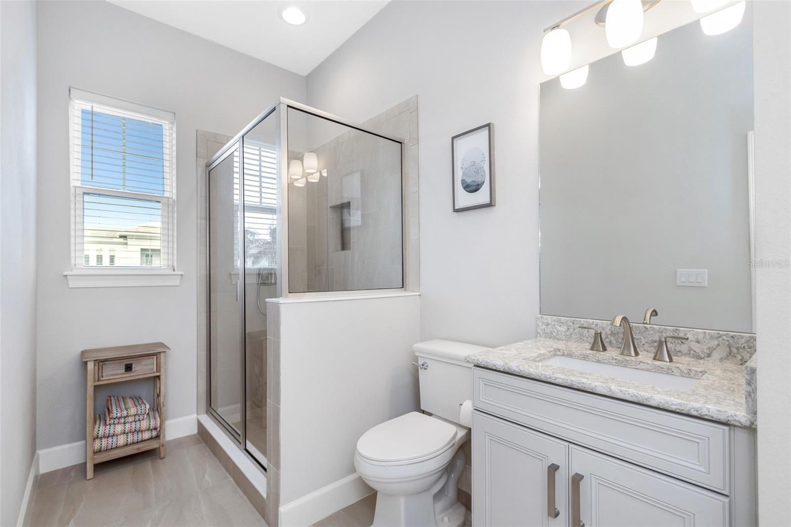 COVE/ROCKY POINT - Residential Lease