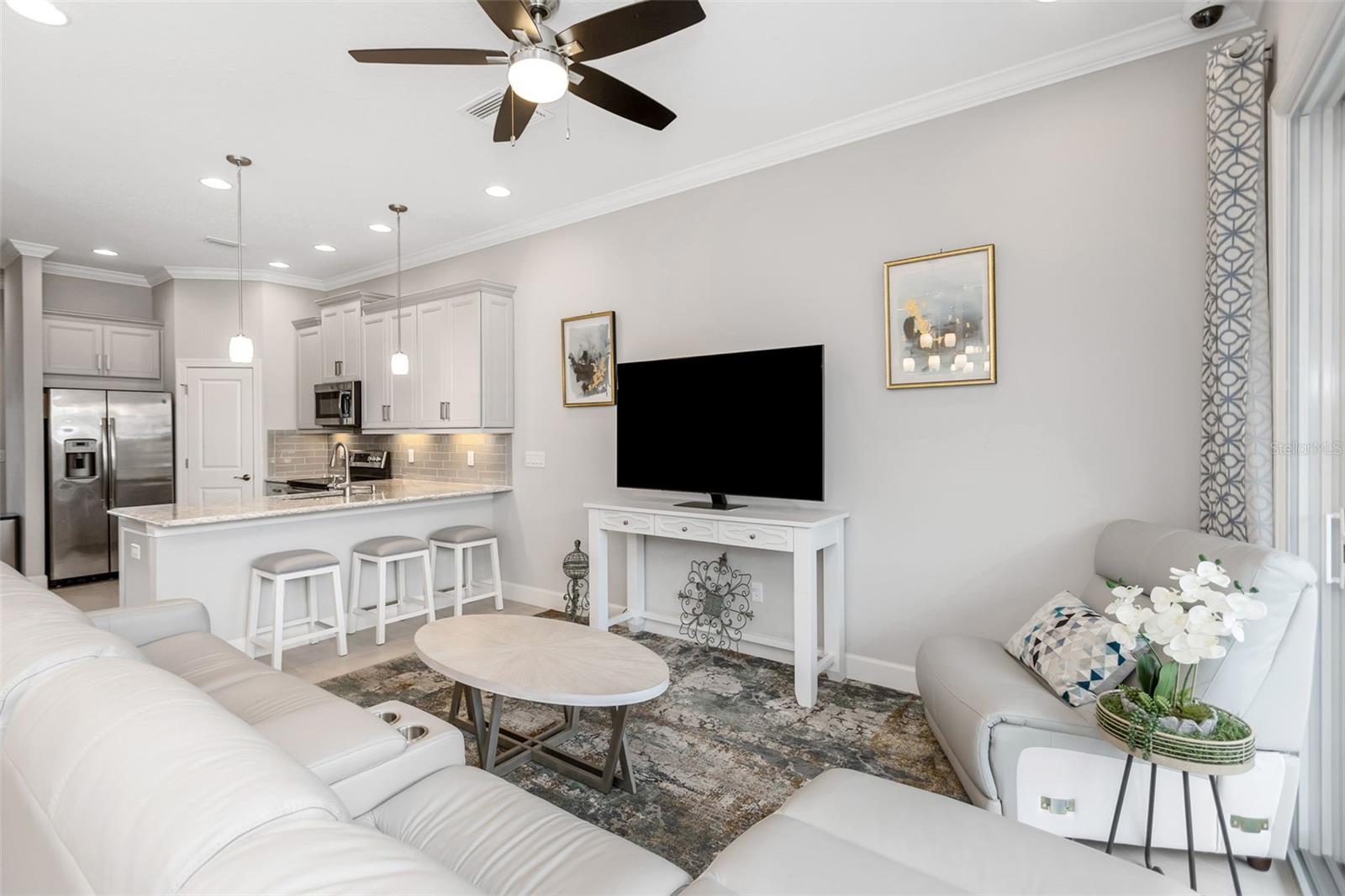 COVE/ROCKY POINT - Residential Lease